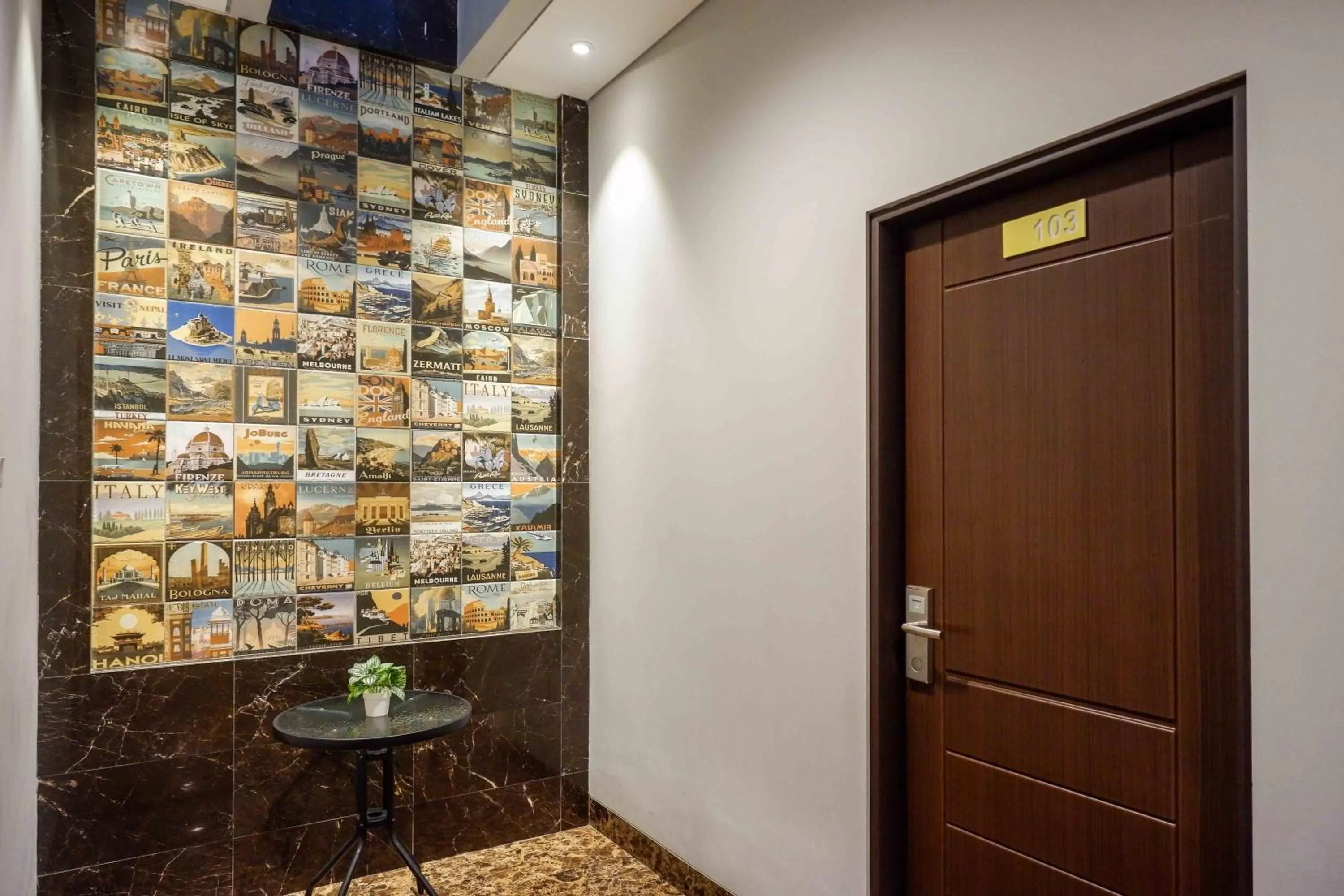 Property building in Sans Hotel Empress Simpang Lima