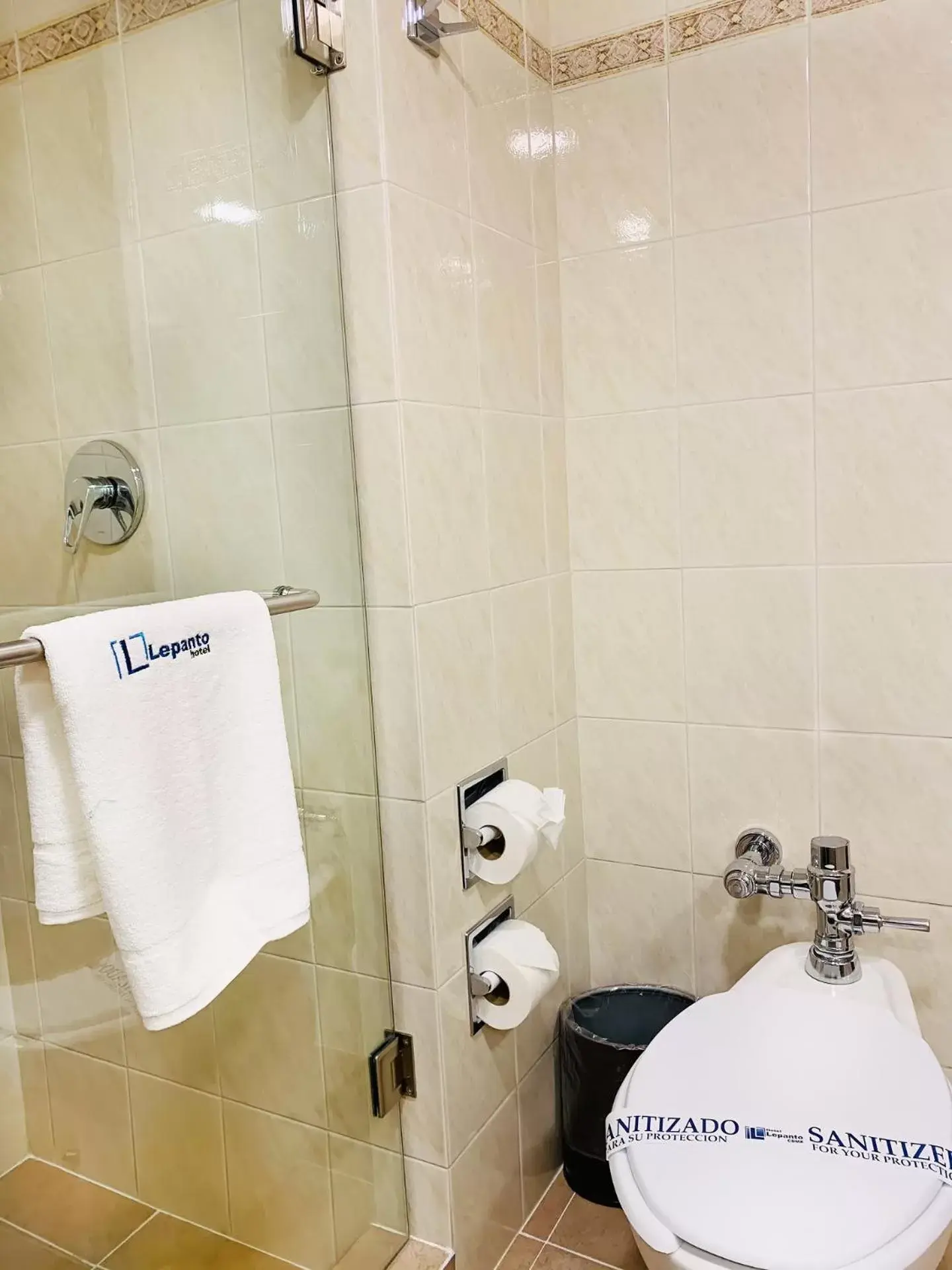Toilet, Bathroom in Hotel Lepanto Reforma