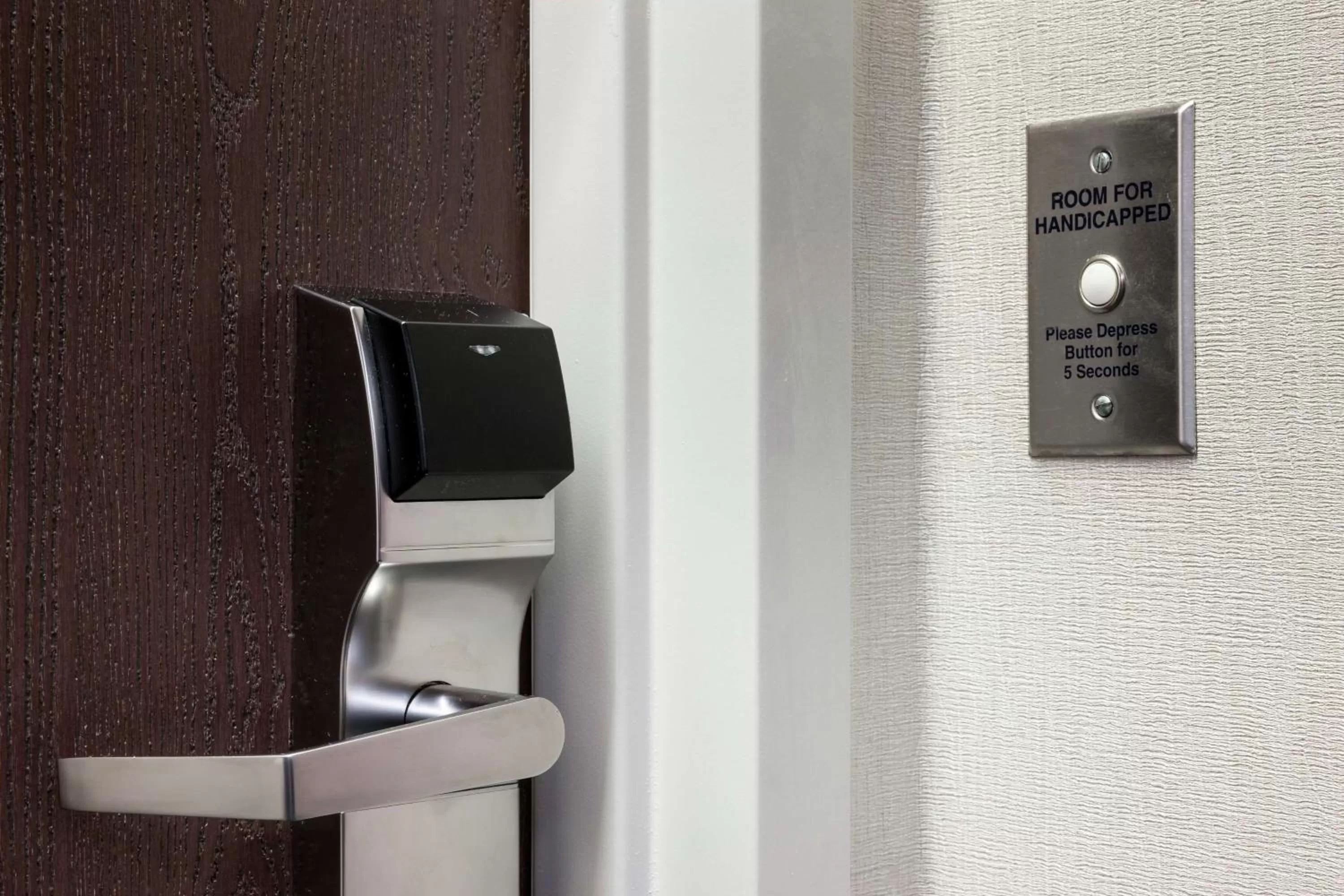 Photo of the whole room in Hampton Inn Austin Round Rock