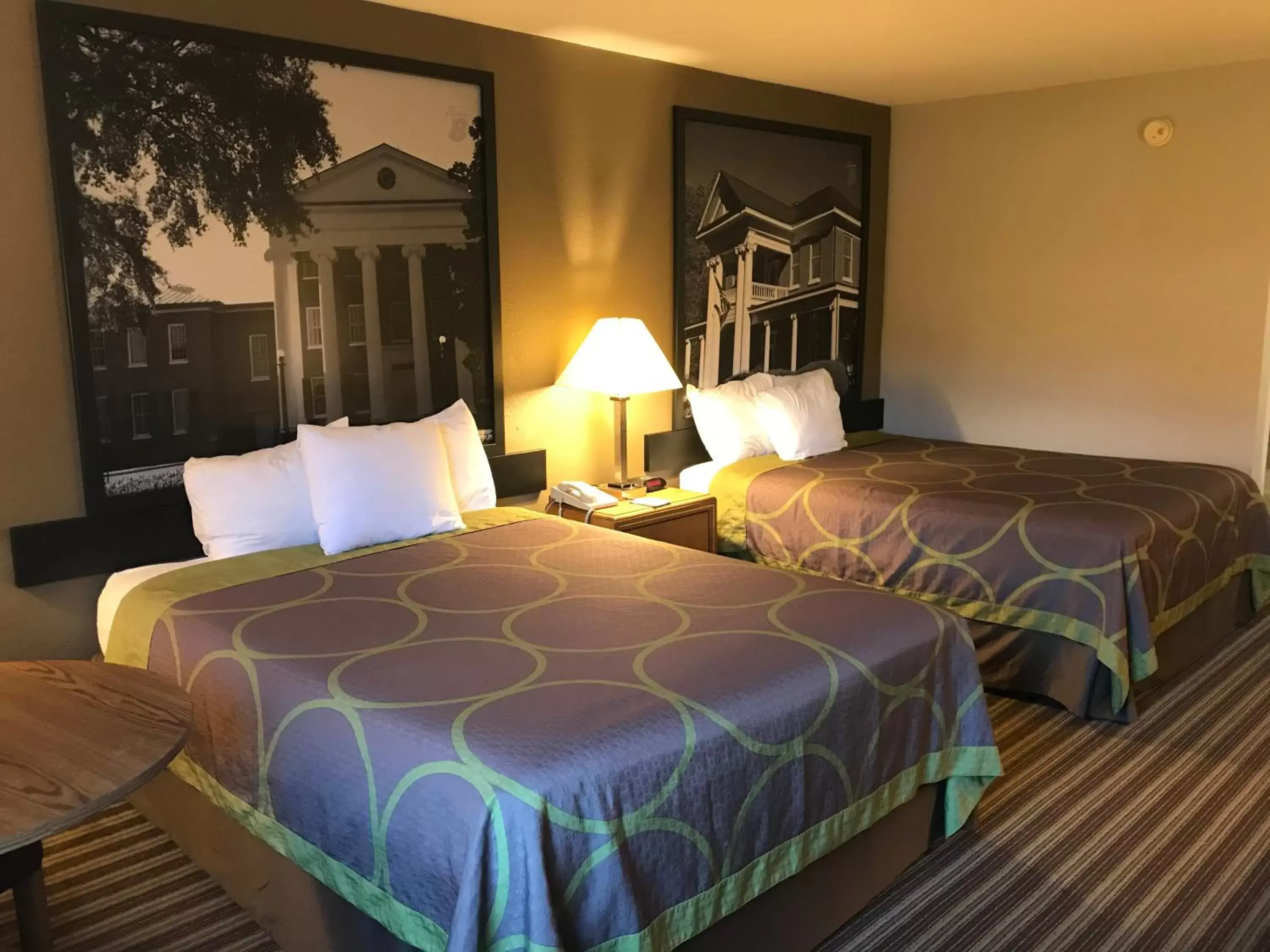 Bedroom, Bed in Super 8 by Wyndham Oxford Bedroom, Bed in Super 8 by Wyndham Oxford