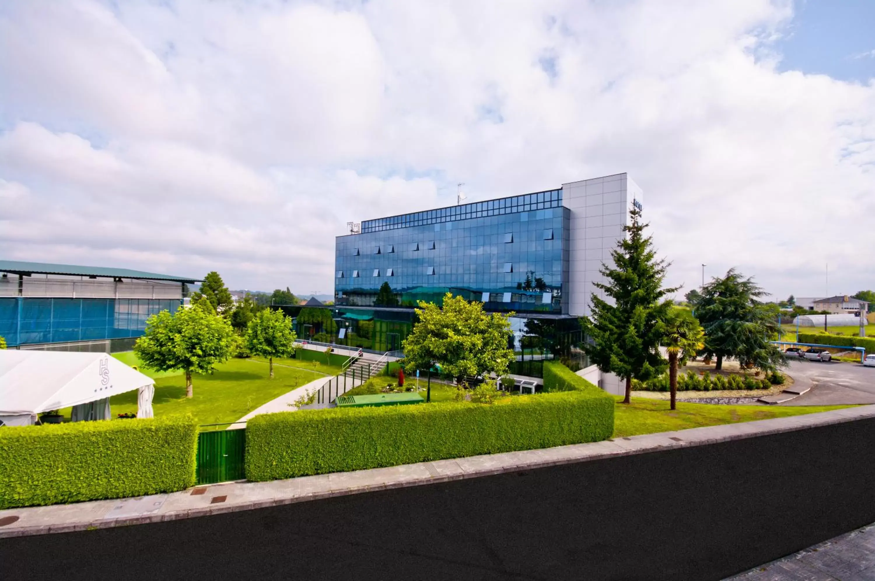 Facade/entrance, Property Building in Hotel Auditorio Santiago & Spa