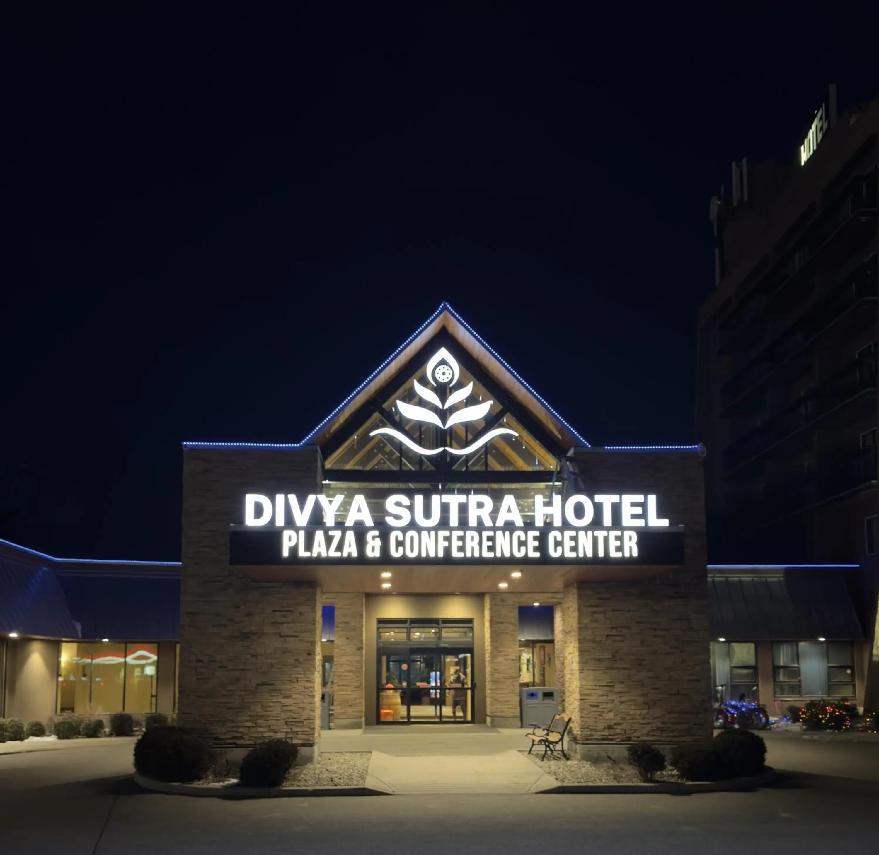 Property Building in DIVYA SUTRA Riviera Plaza and Conference Centre, Vernon, BC