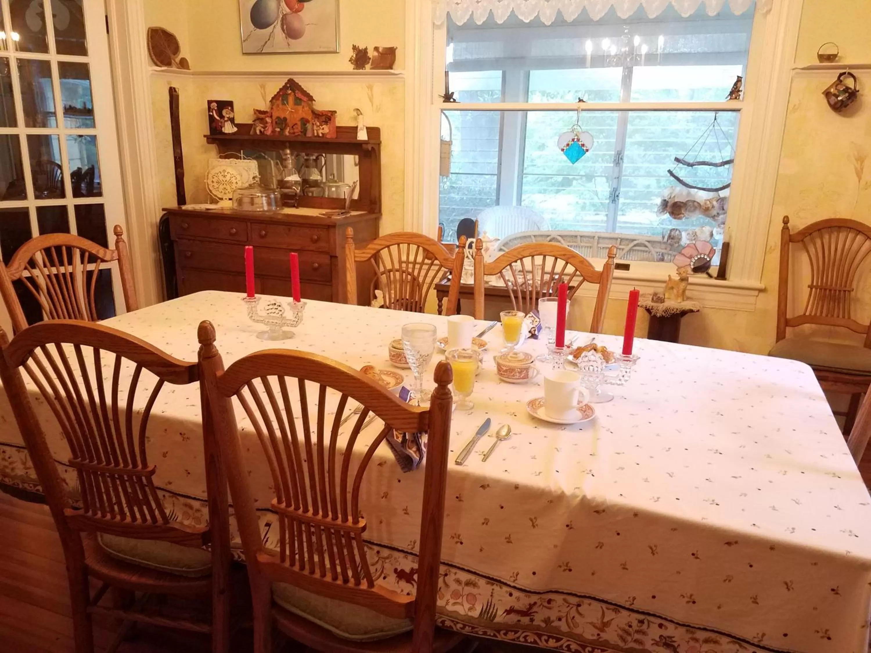 Dining area, Restaurant/Places to Eat in Back INN Time B&B