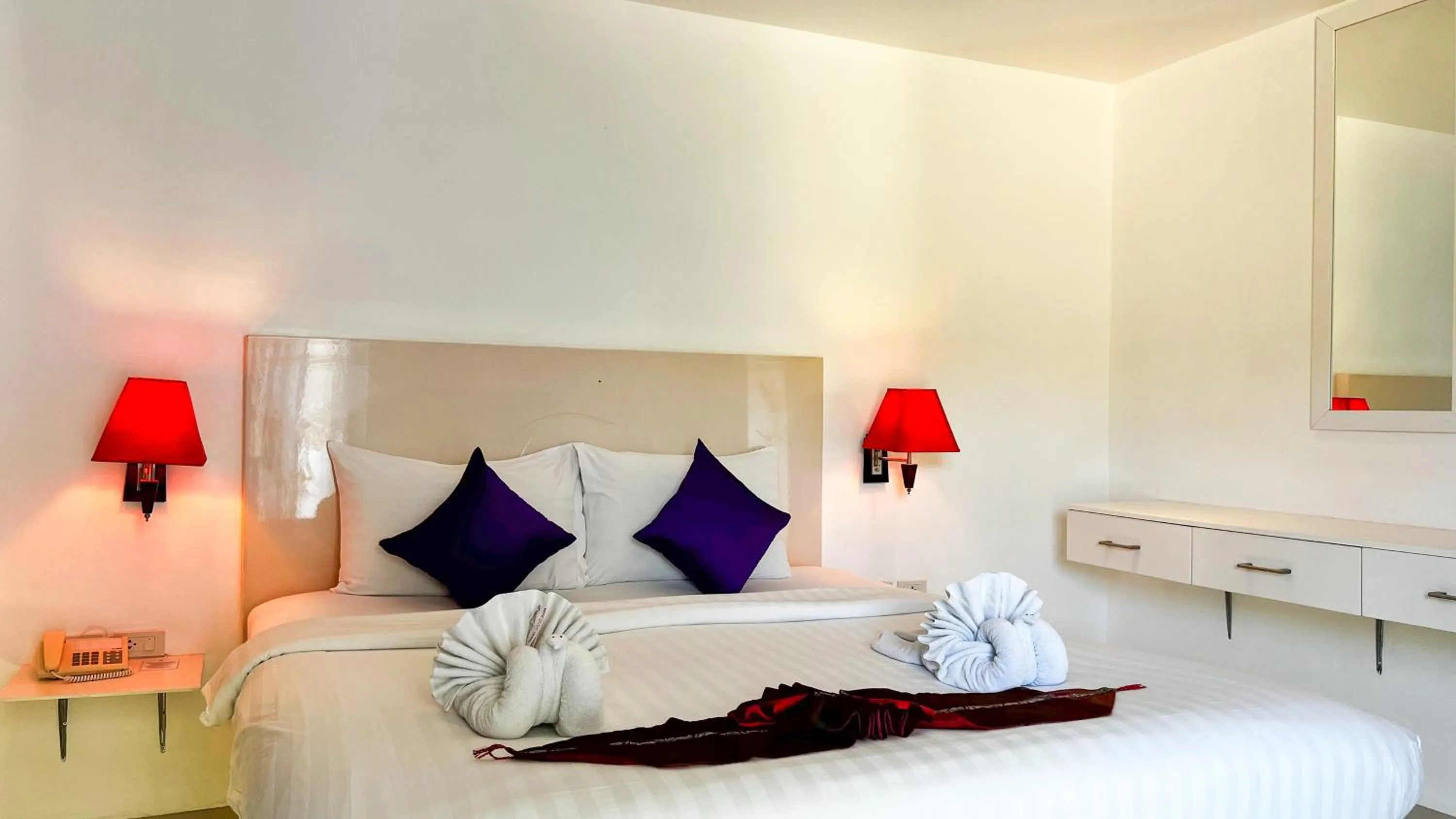 Bed in Grand Sunset Hotel Phuket