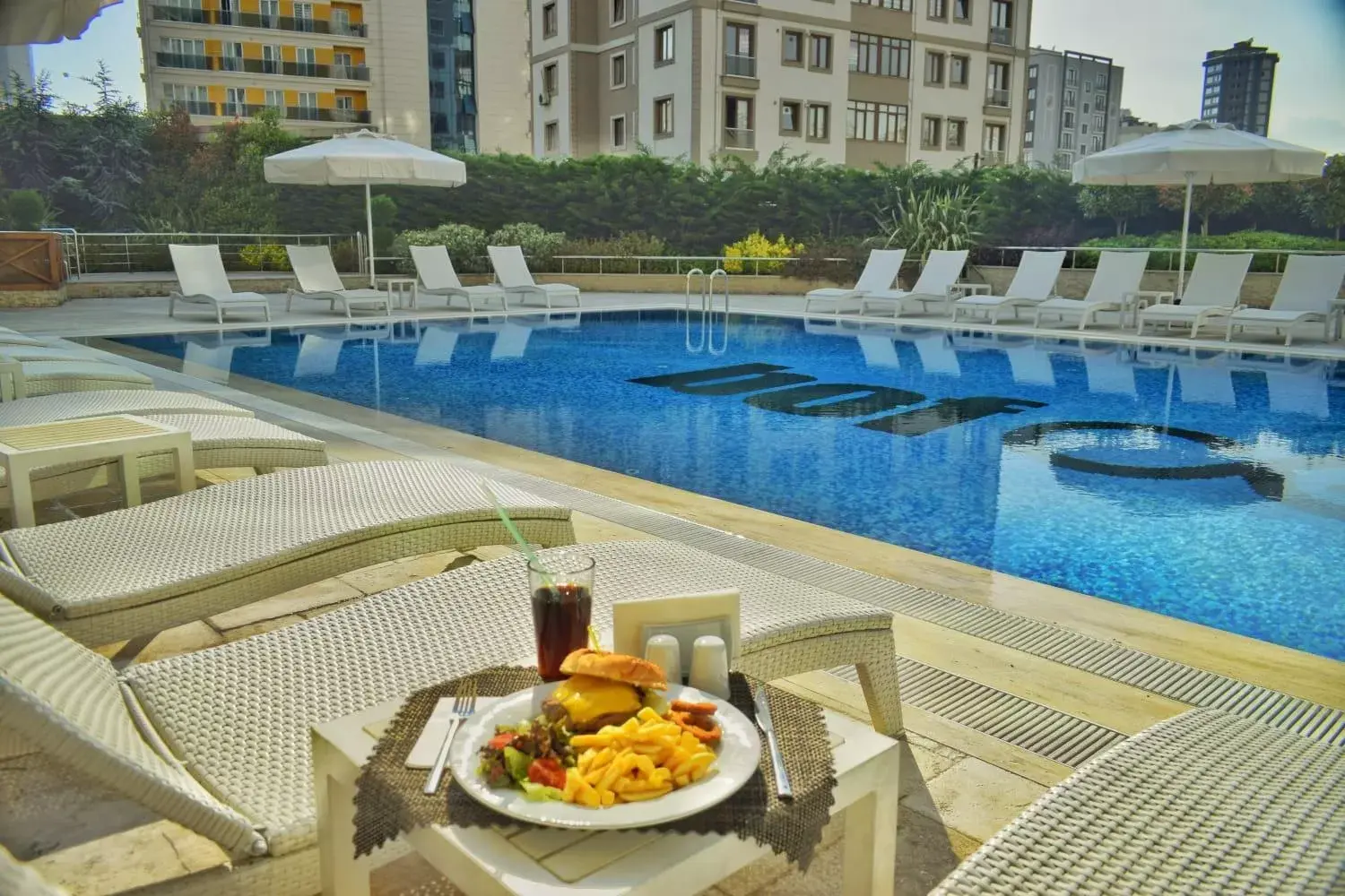 Restaurant/places to eat, Swimming Pool in Bof Hotels Ceo Suites Atasehir