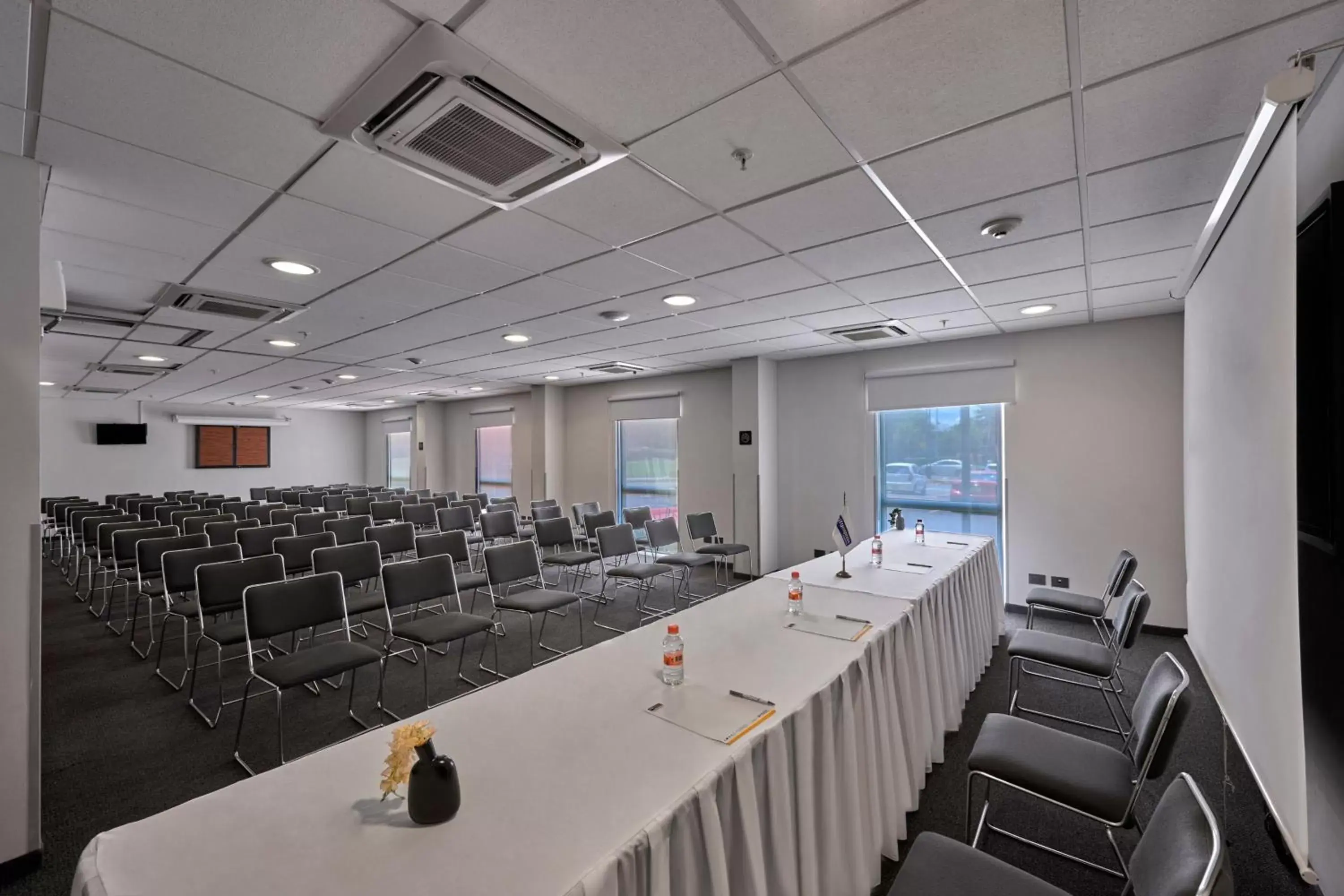 Meeting/conference room in City Express by Marriott Queretaro Jurica