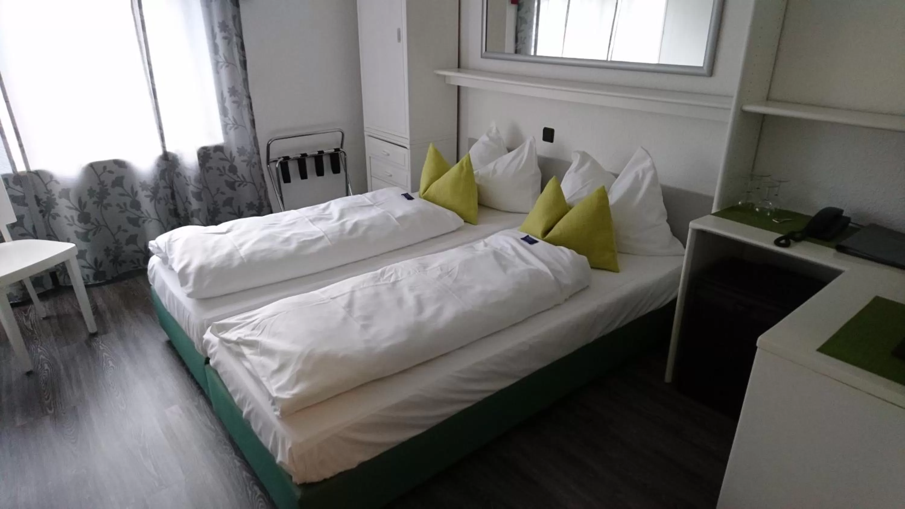 Photo of the whole room, Bed in Hotel Deutschherrenhof