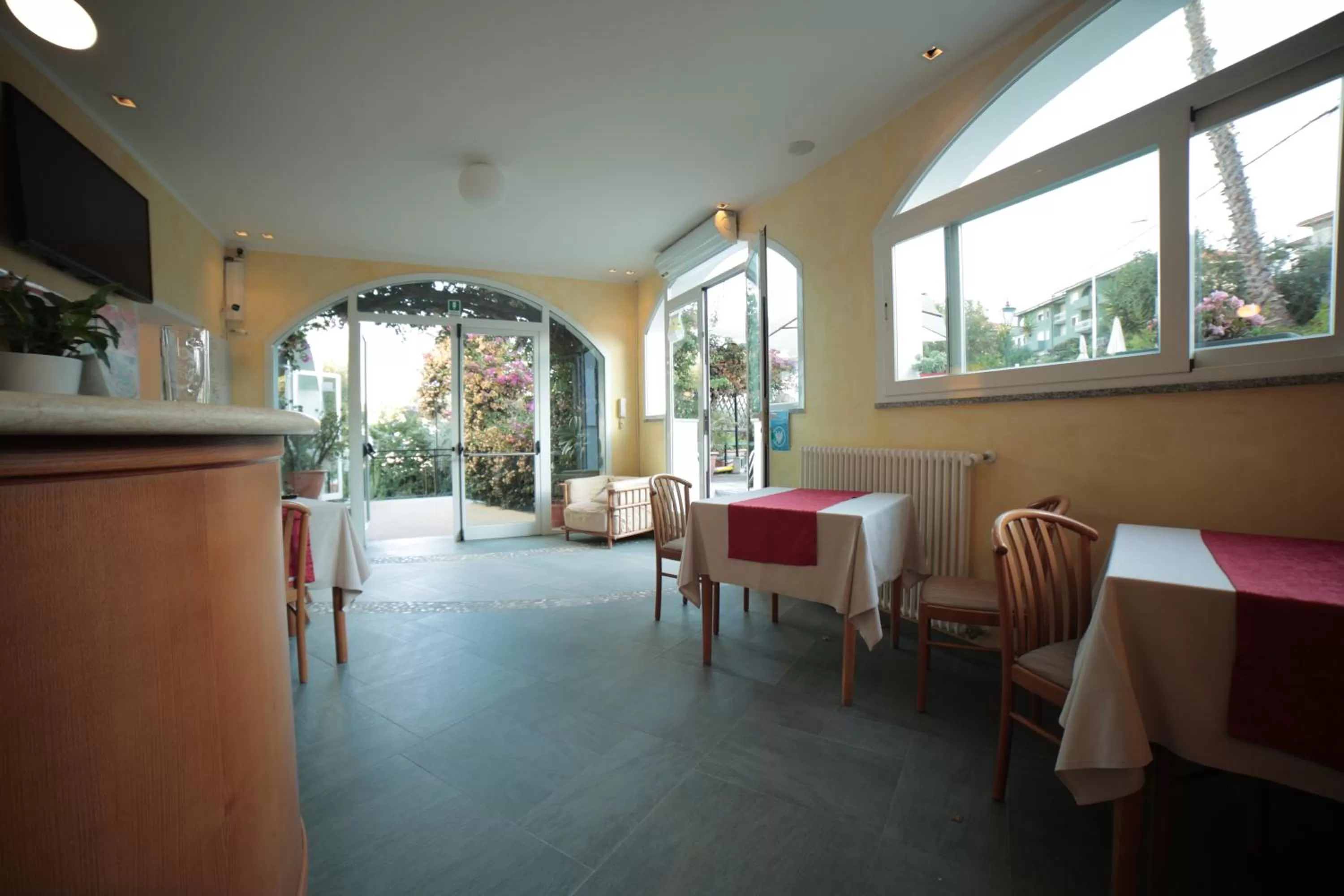 Communal lounge/ TV room in Hotel Bellavista