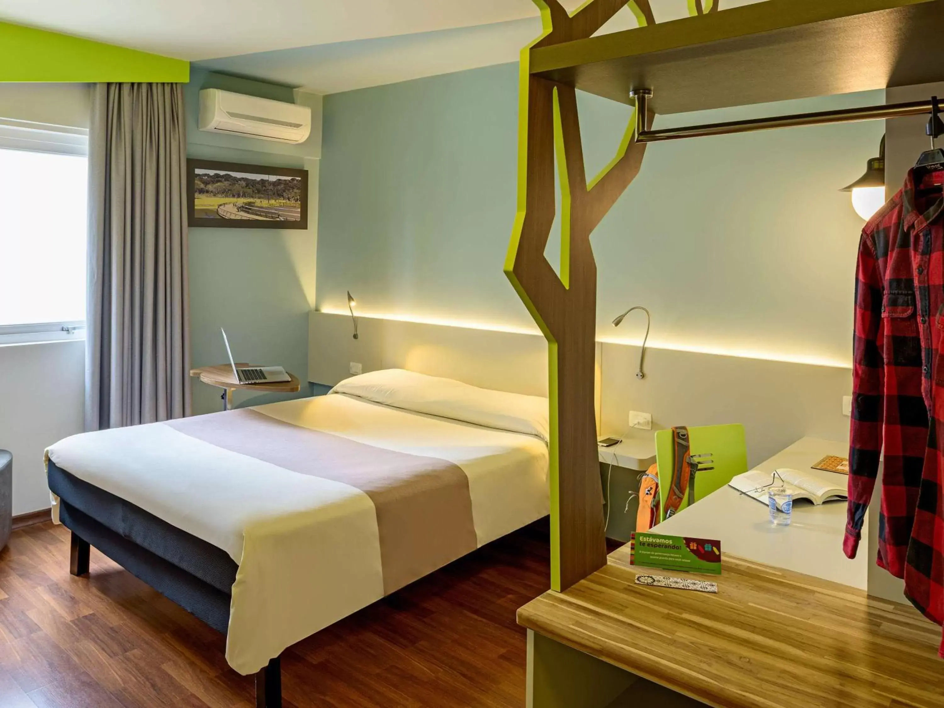 Photo of the whole room, Bed in ibis Styles Curitiba Centro Civico