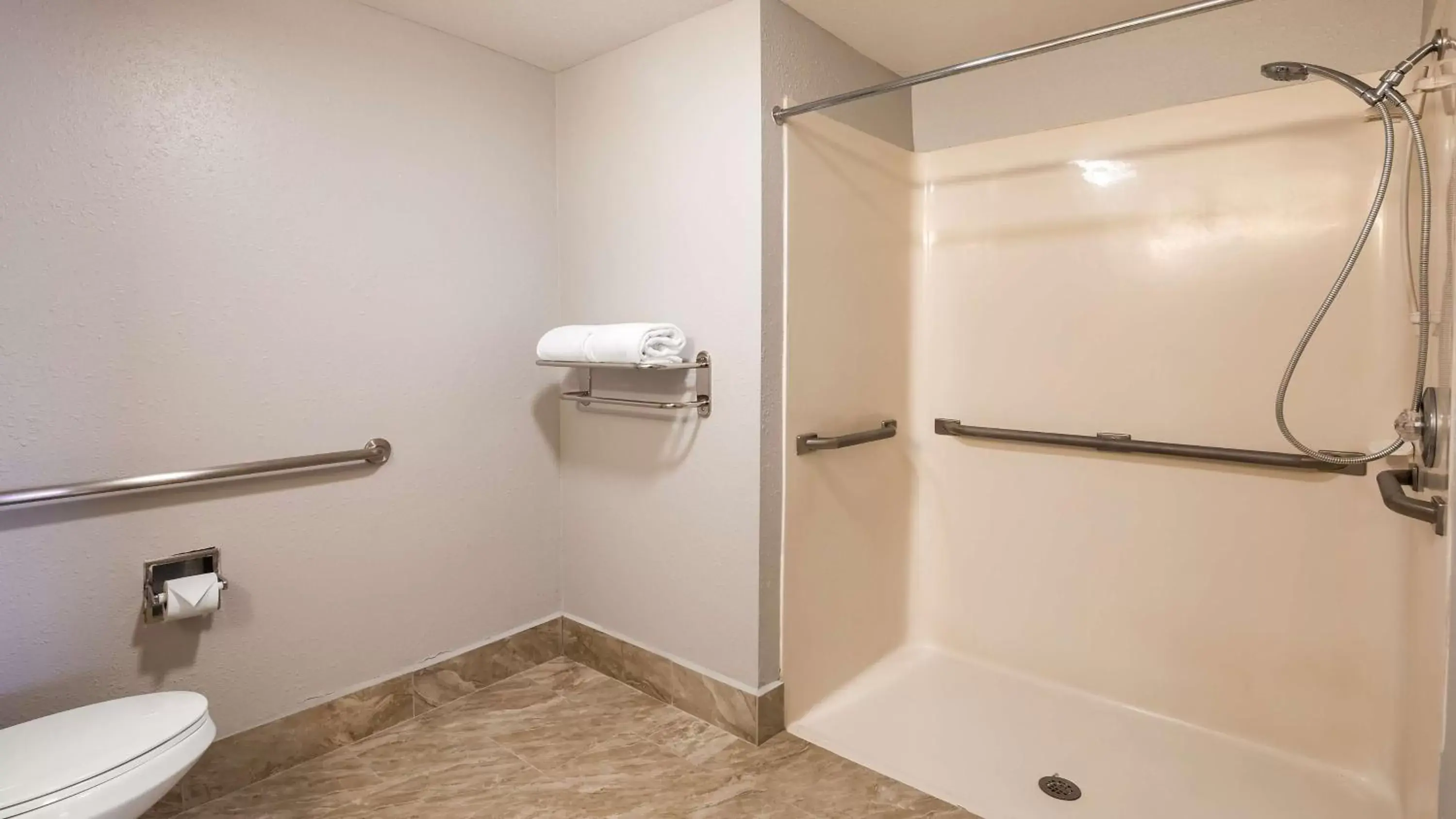 Bathroom in SureStay Plus Hotel by Best Western Hammond