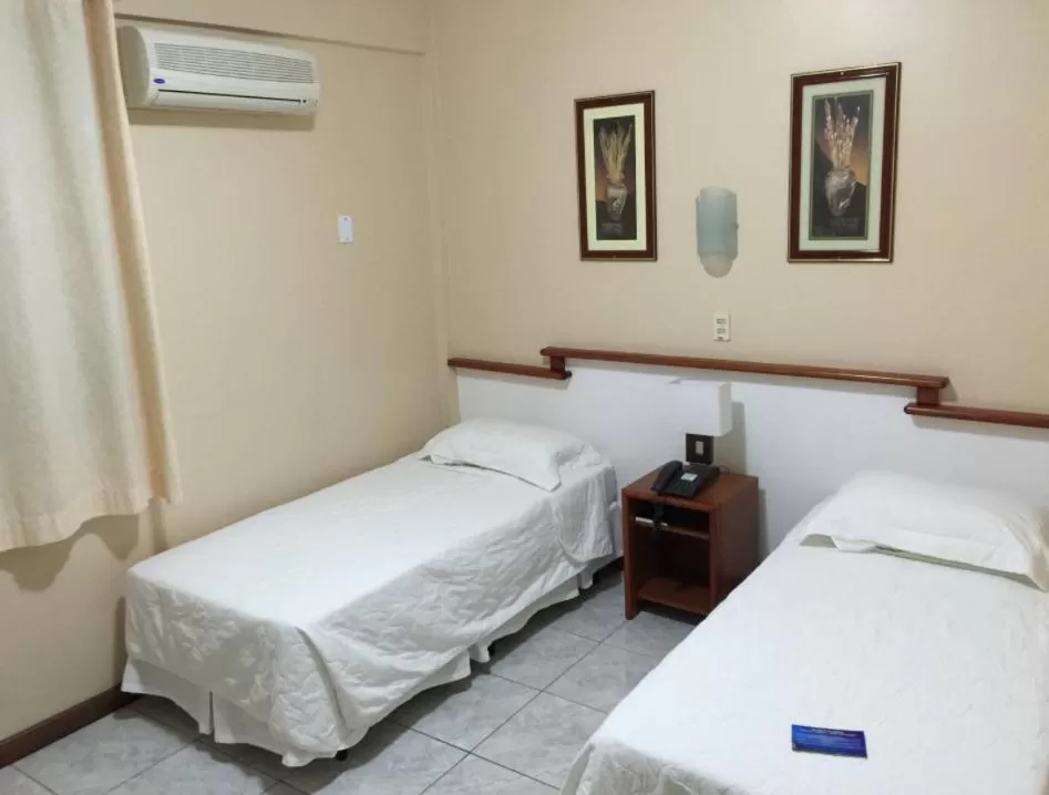 Photo of the whole room, Bed in Fares Turis Hotel