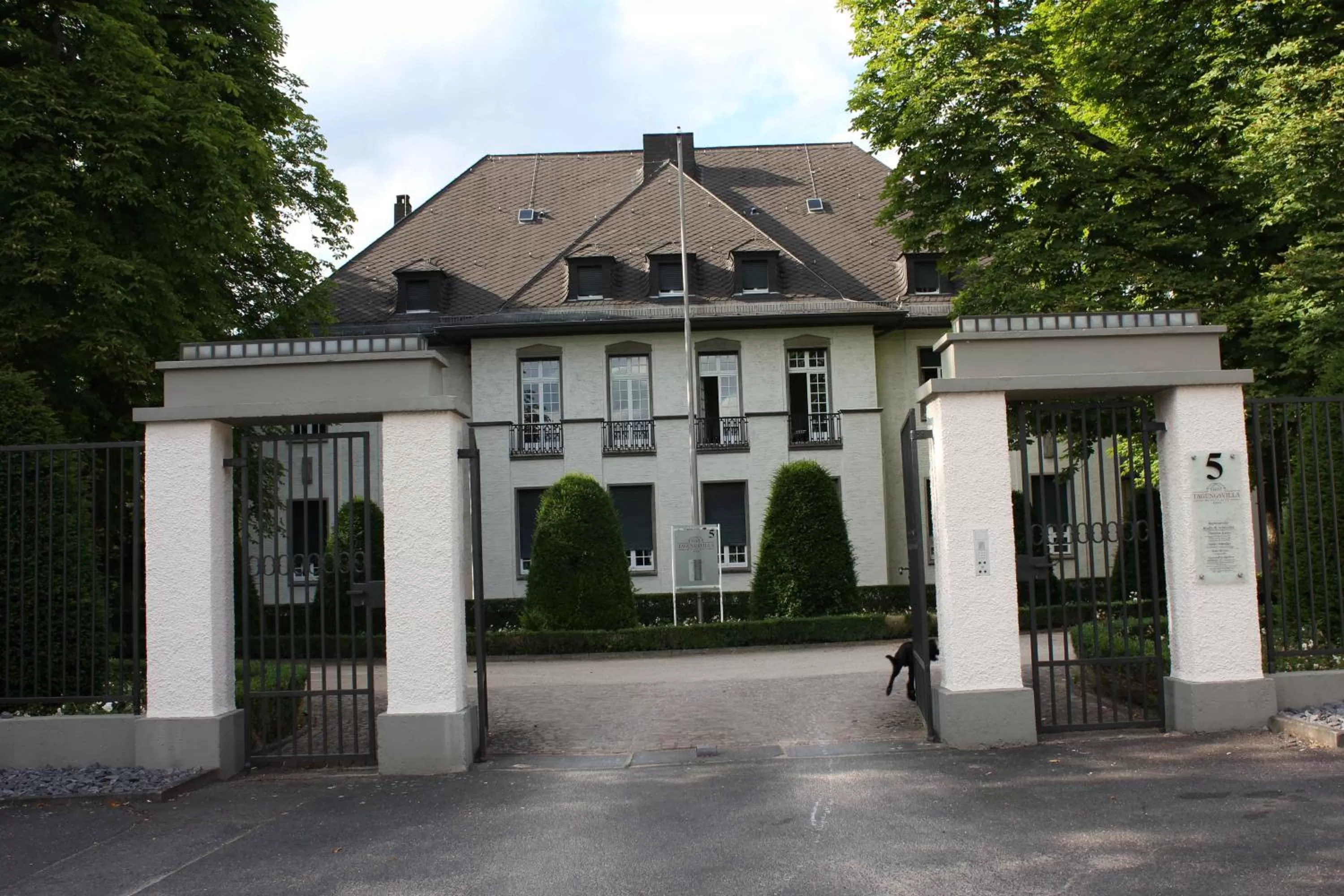 Property building in Tagungsvilla Weißer Berg