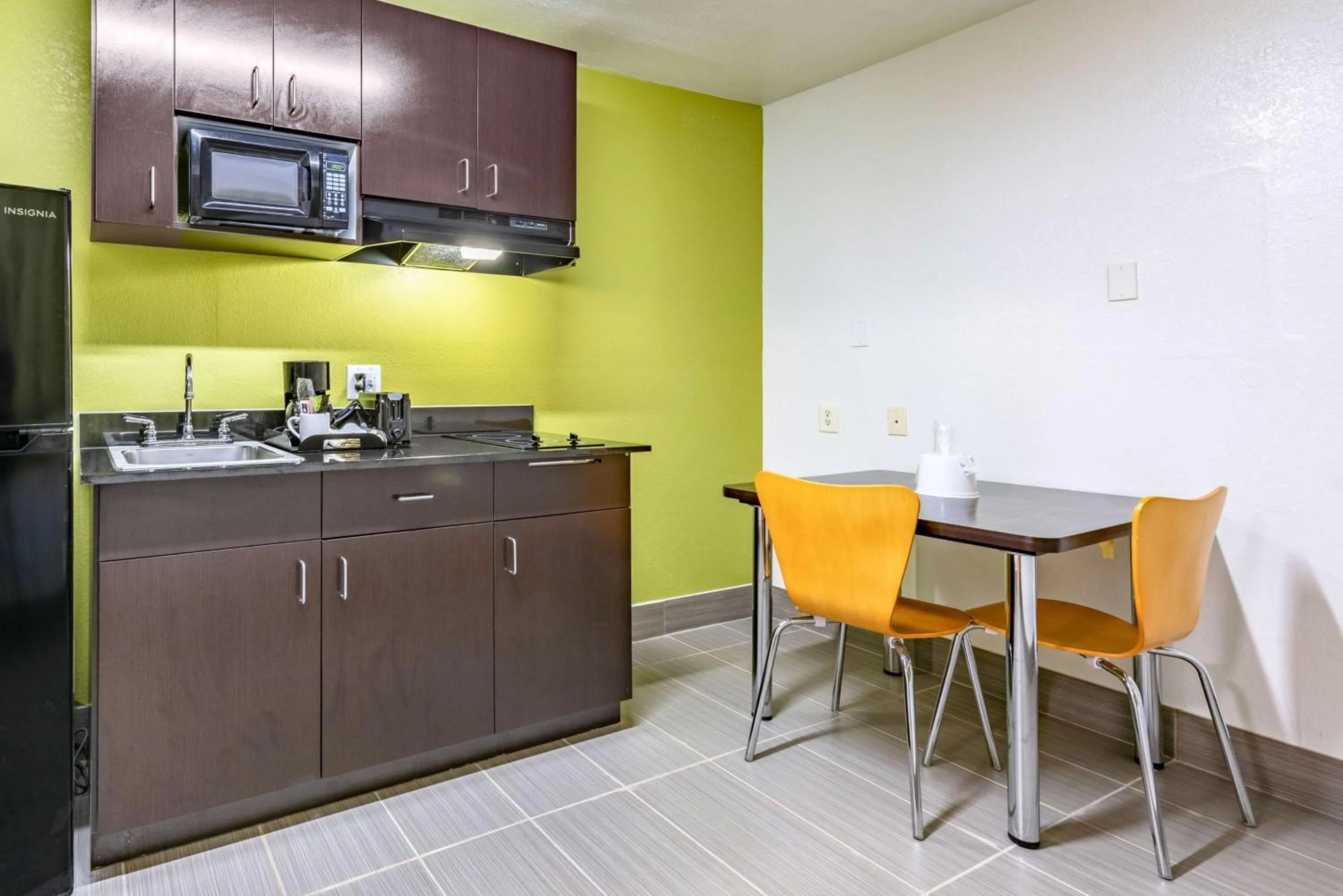 Photo of the whole room in Studio 6-Monroe, LA - Hwy 165