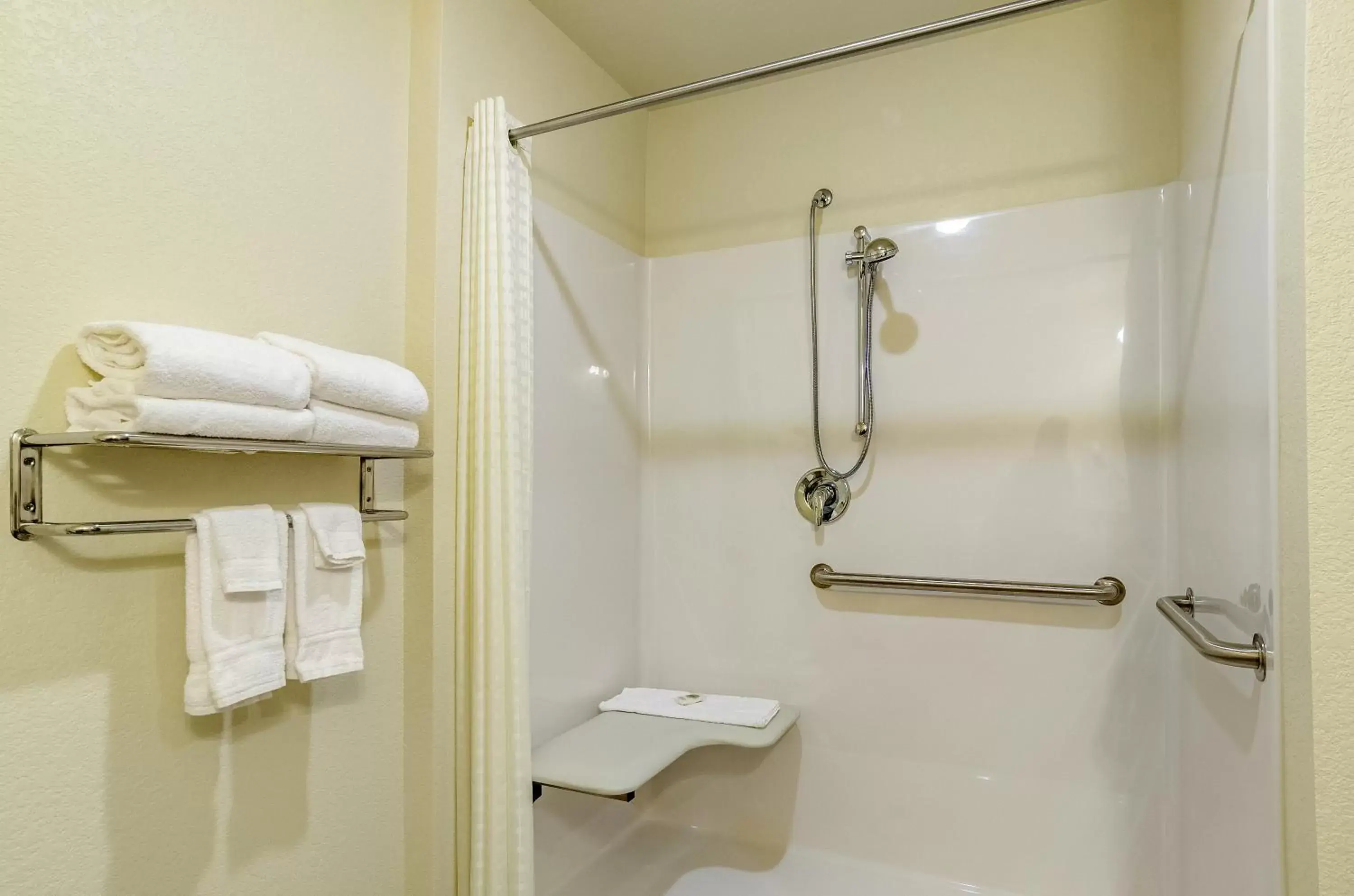 Shower, Bathroom in Cobblestone Inn & Suites - Kermit