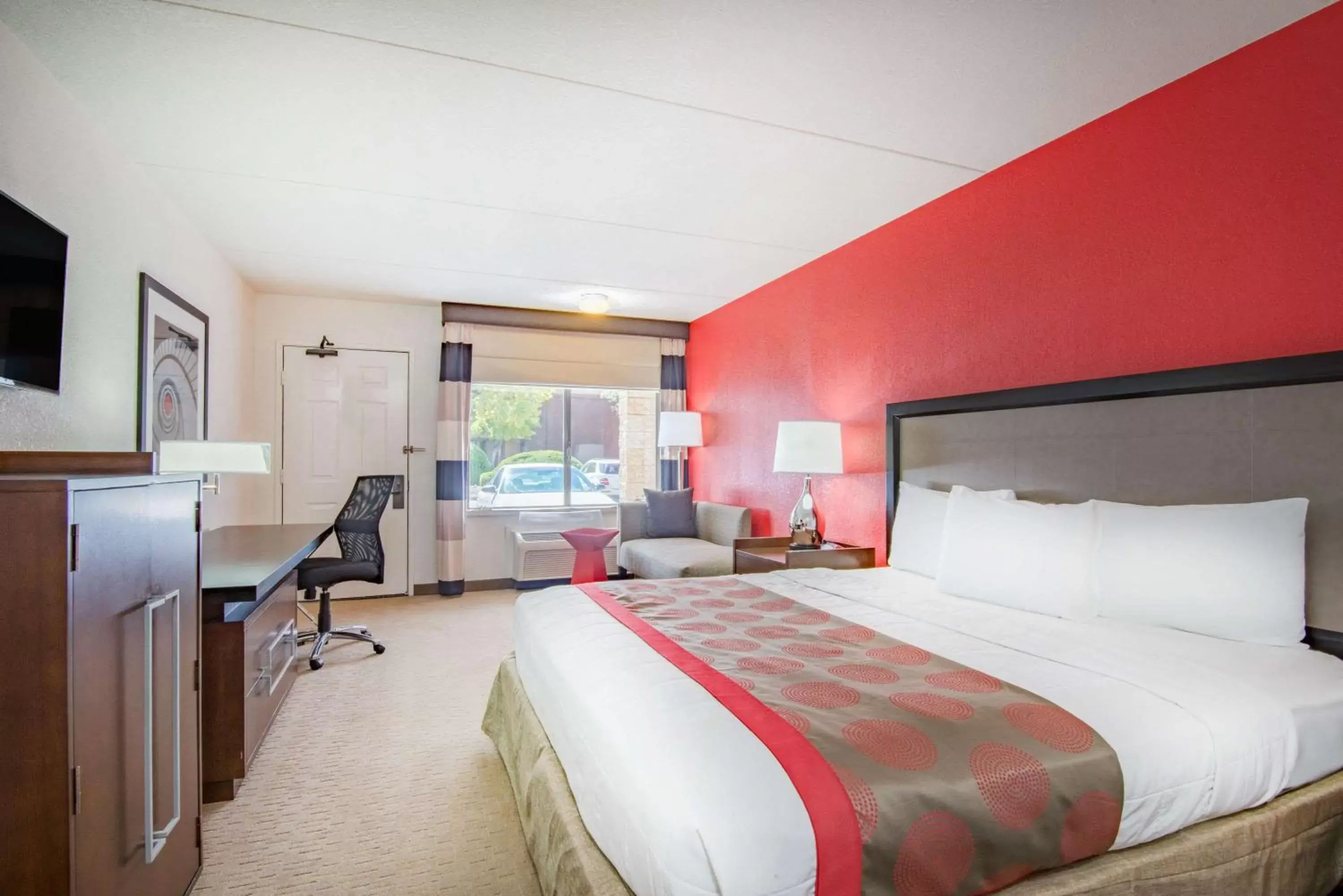 Photo of the whole room, Bed in Ramada by Wyndham Albuquerque Airport