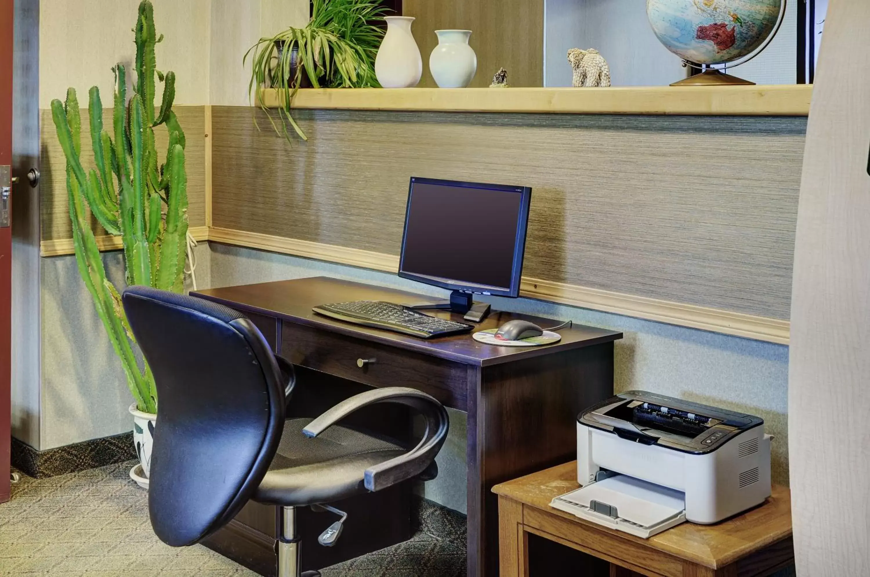 Lobby or reception in Lakeview Inns & Suites - Whitecourt Lobby or reception in Lakeview Inns & Suites - Whitecourt