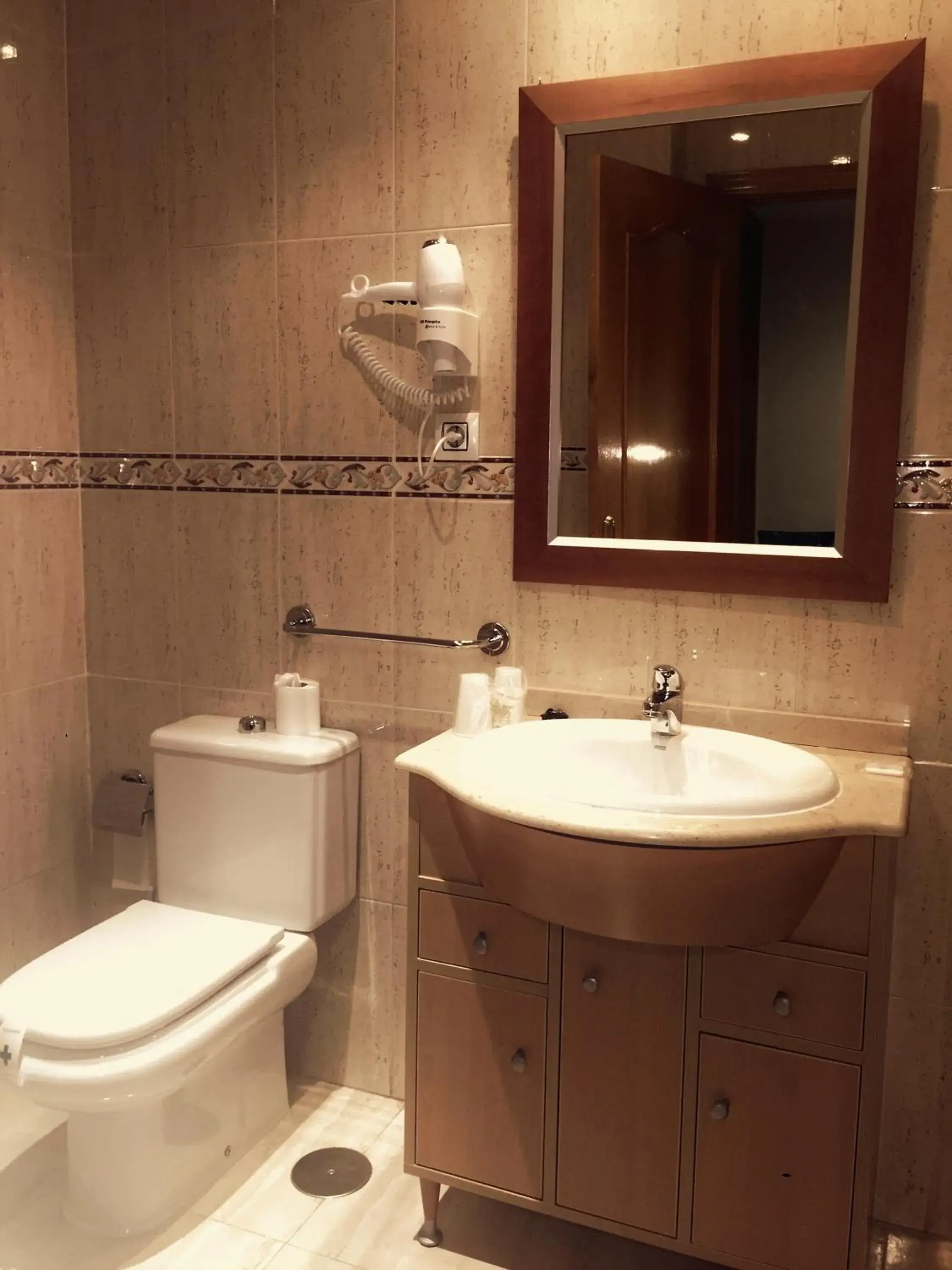Photo of the whole room, Bathroom in Hotel Godofredo