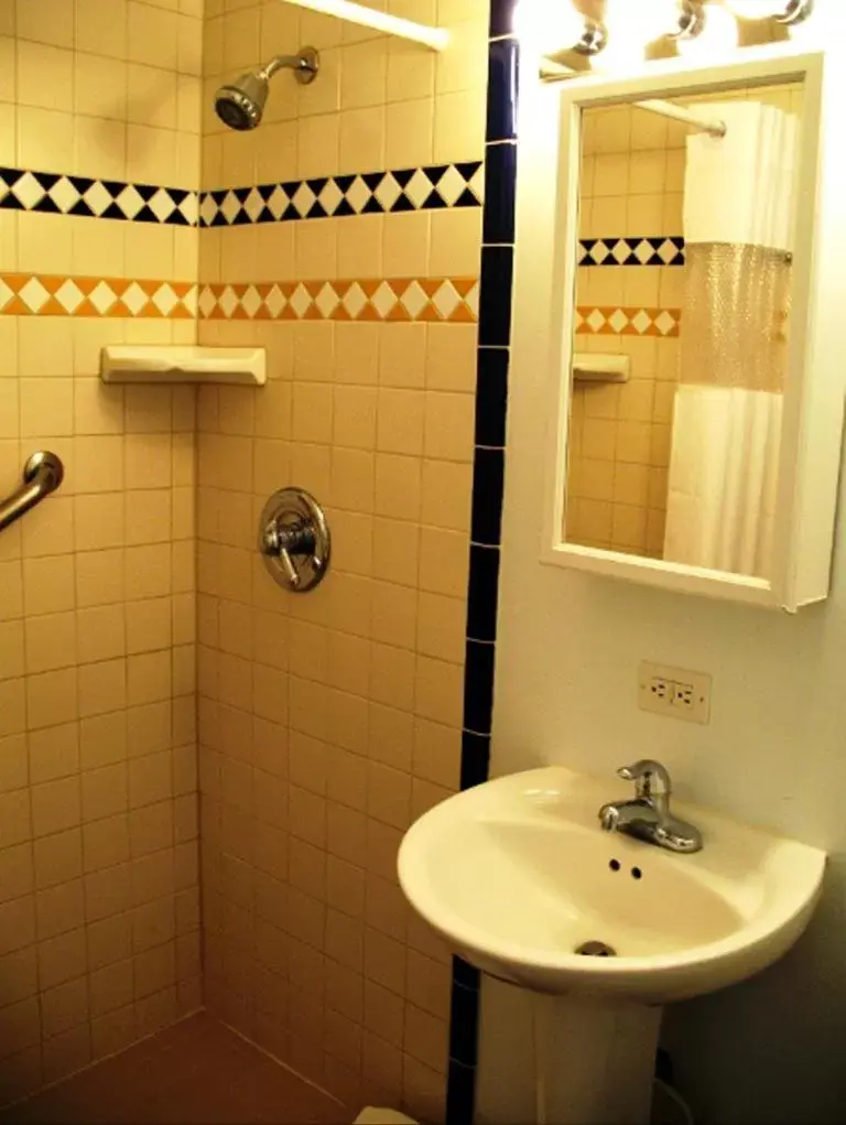 Bathroom in Golden West Motel