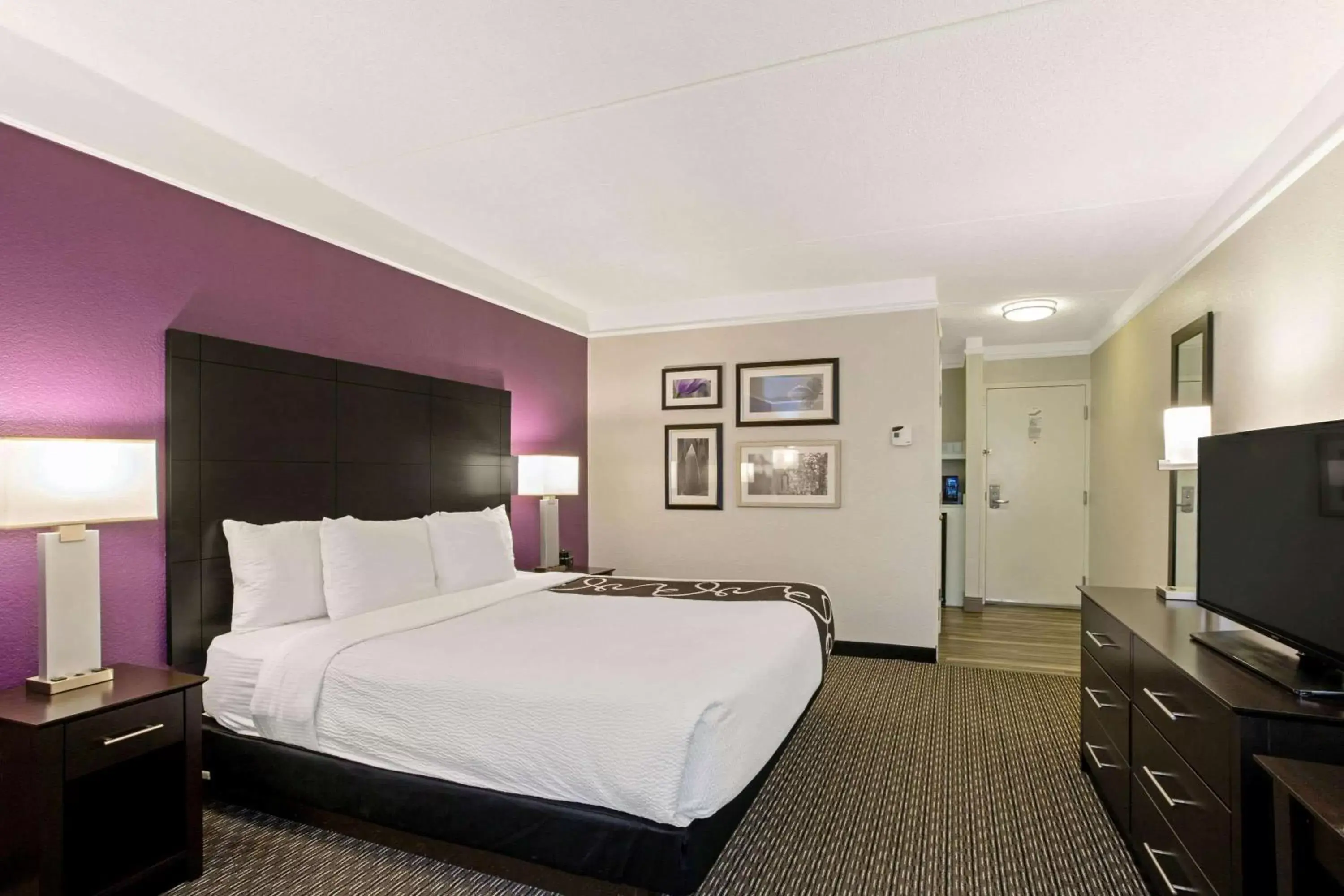 Bedroom, Bed in La Quinta by Wyndham Boston-Andover