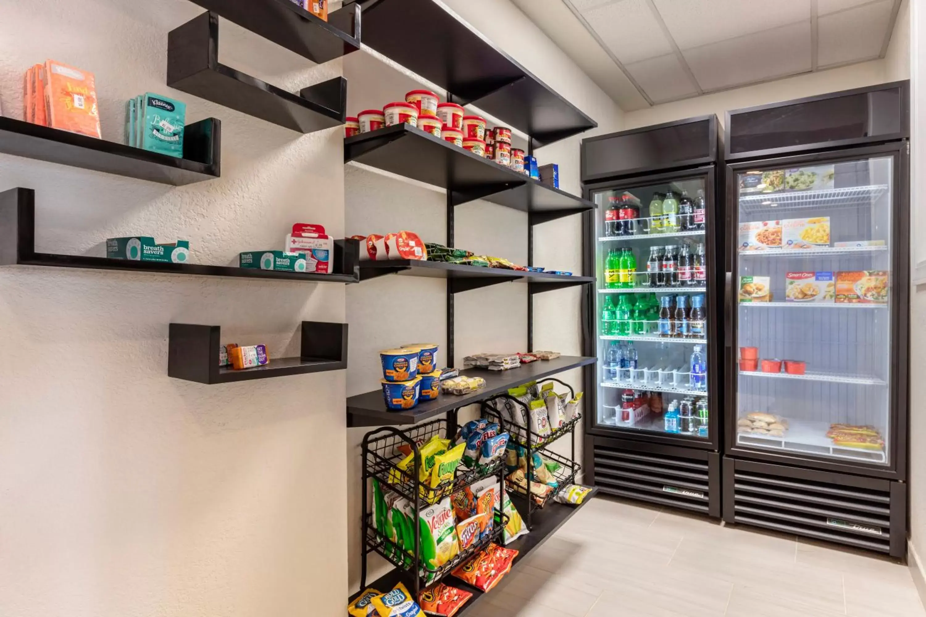 Lobby or reception in Holiday Inn Express Metropolis by IHG Lobby or reception in Holiday Inn Express Metropolis by IHG