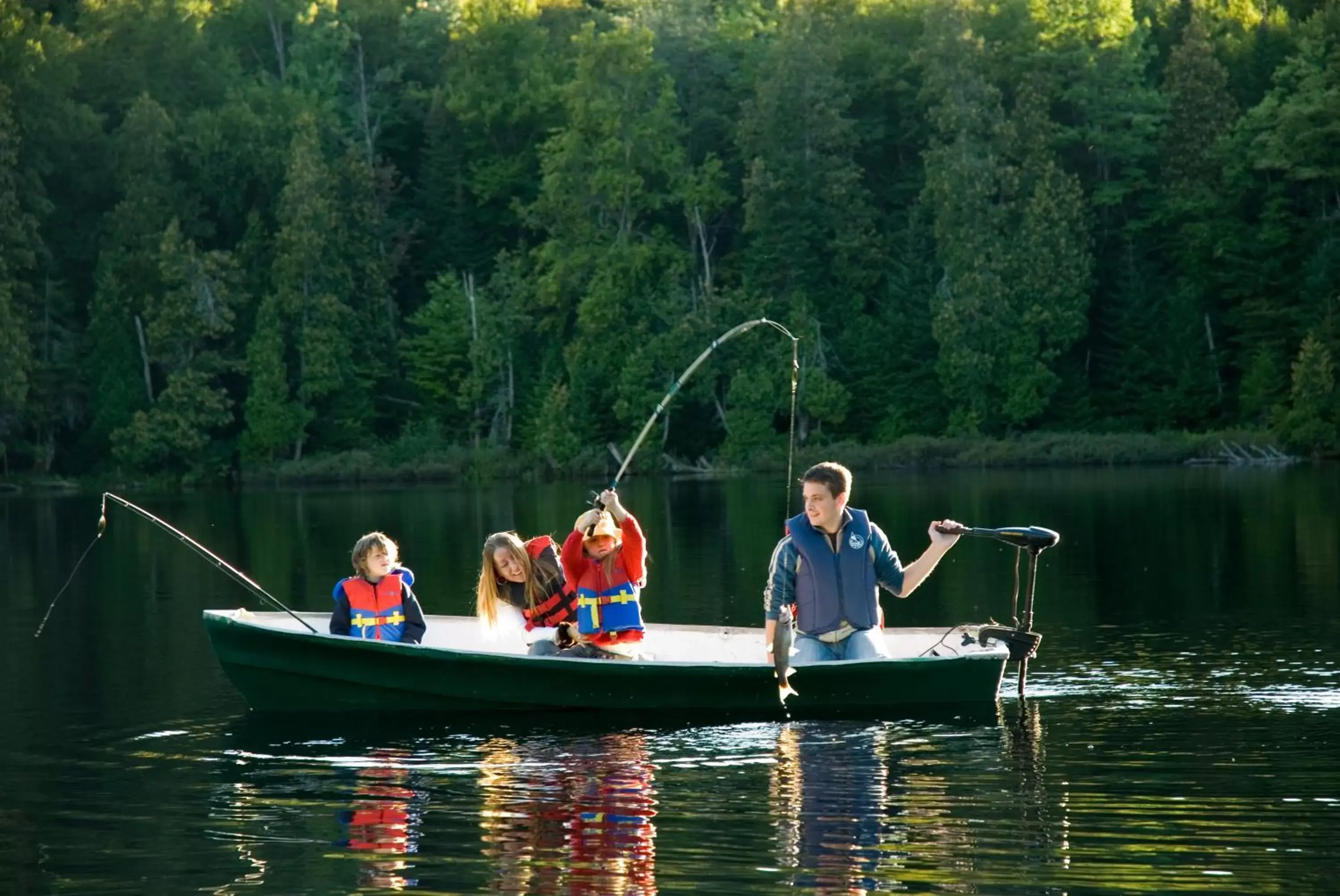 Activities, Fishing in Sacacomie Hôtel et Spa