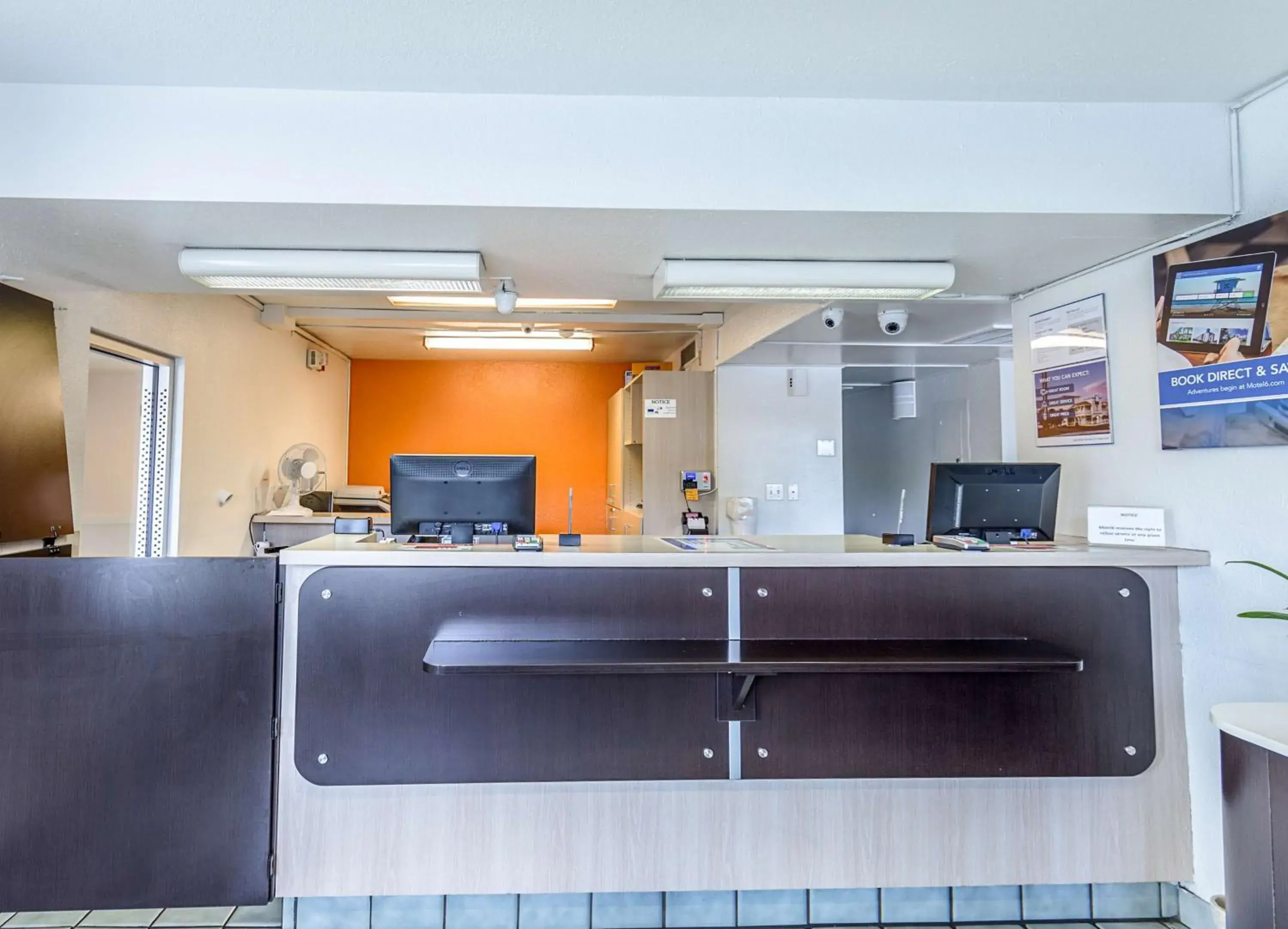 Lobby or reception in Motel 6-Yreka, CA Lobby or reception in Motel 6-Yreka, CA