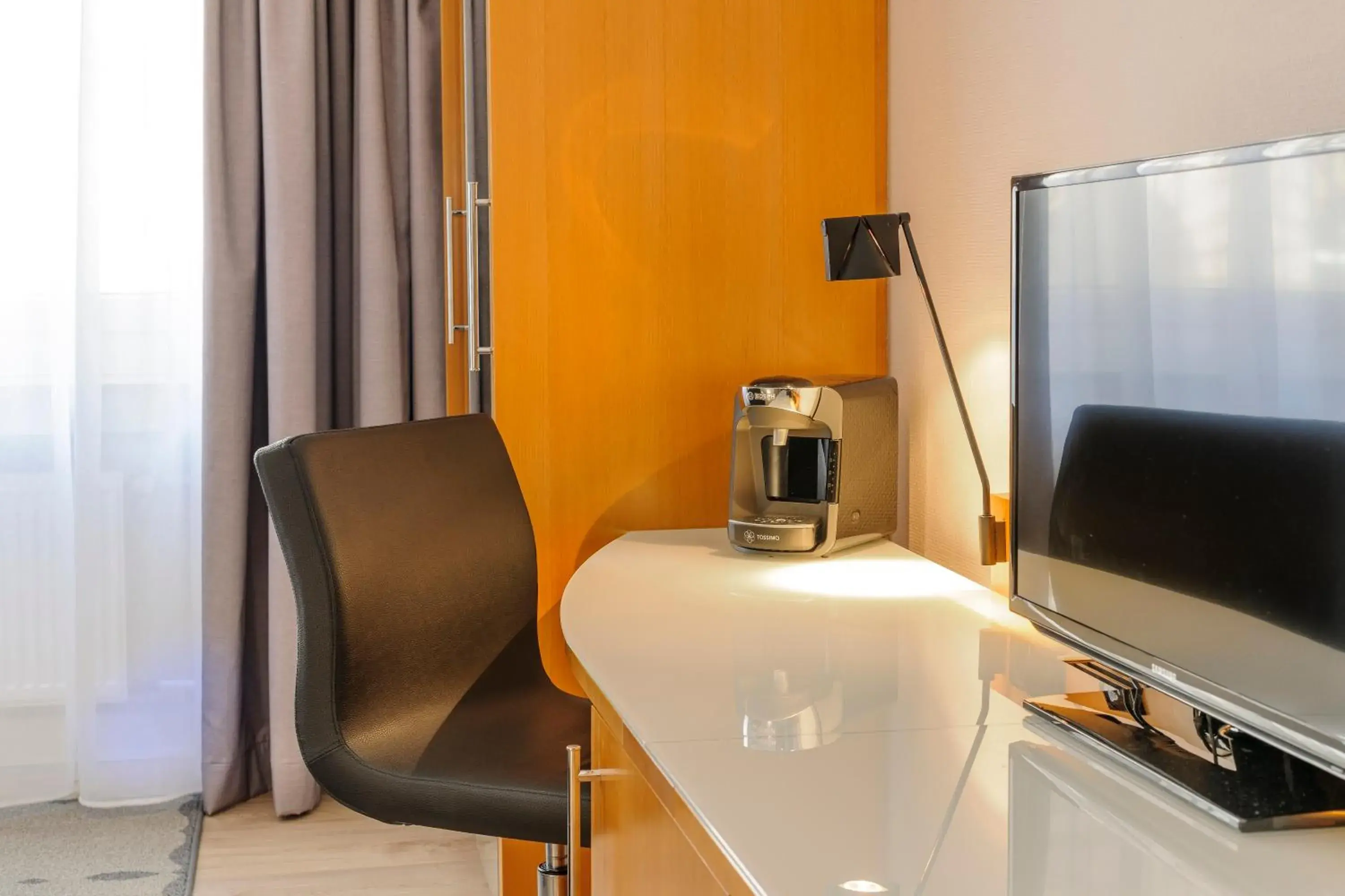 TV and multimedia, TV/Entertainment Center in Mercure Hotel Dortmund Centrum