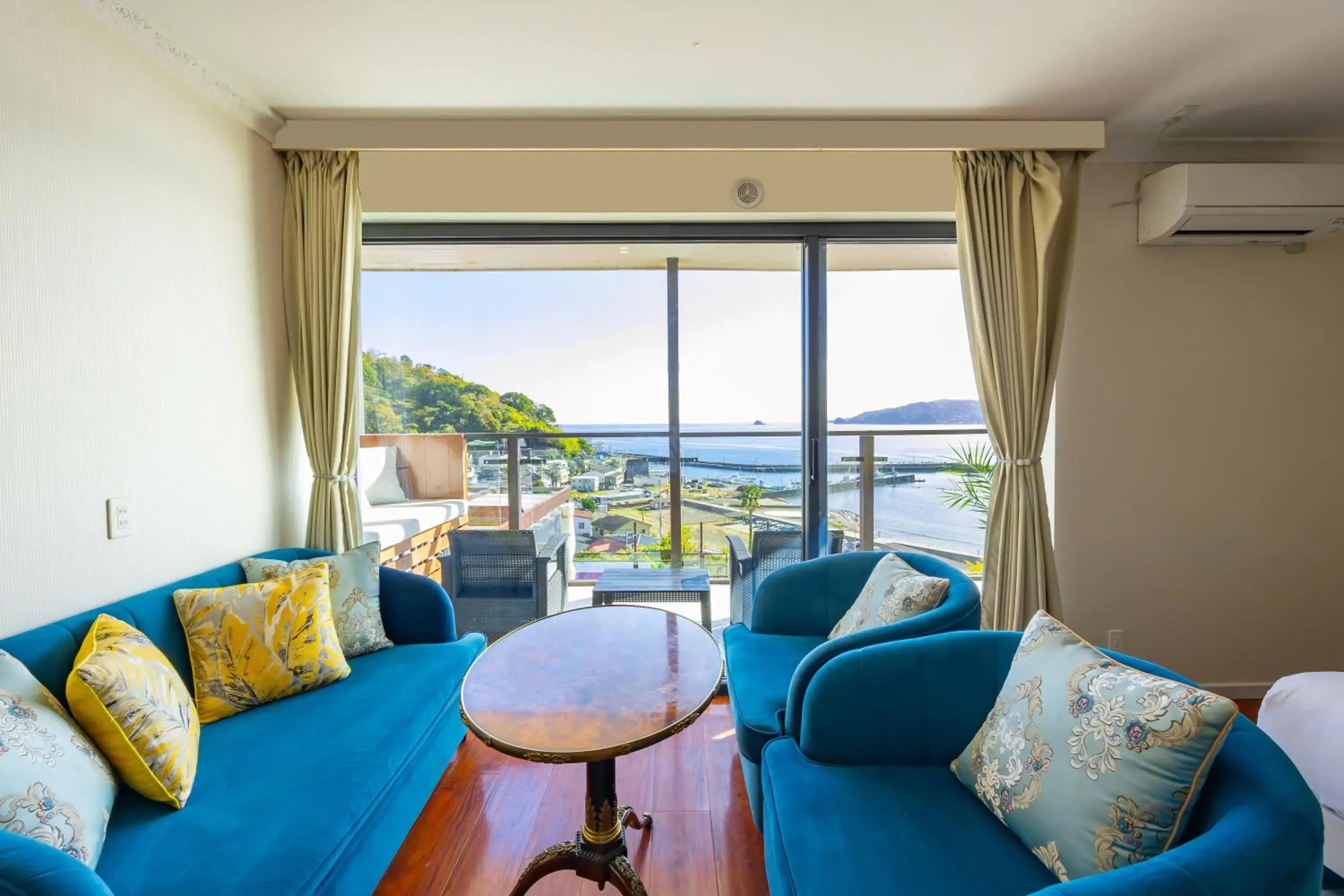 Seating Area in HOTEL HIMALAYA SEA