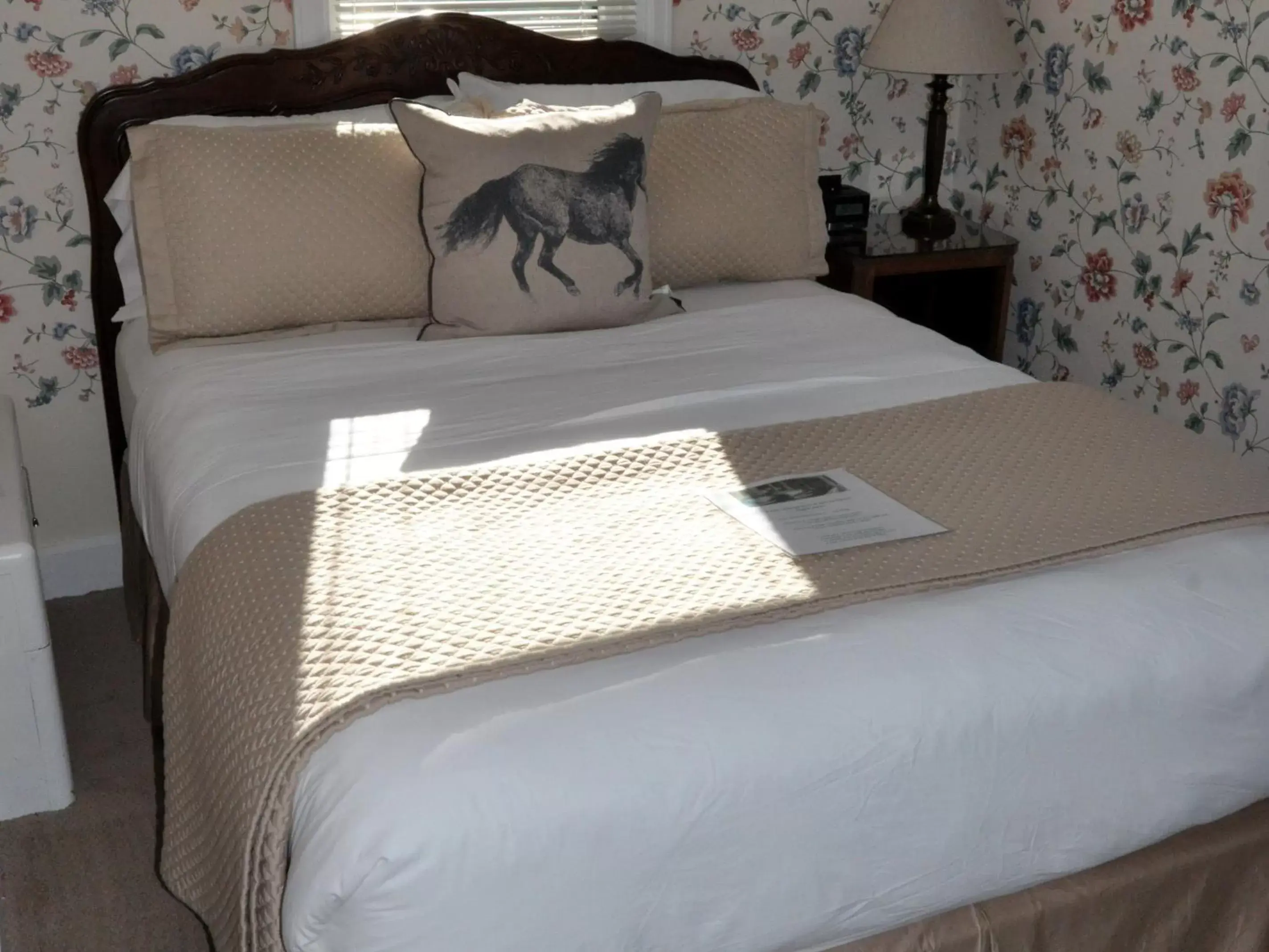 Bedroom, Bed in Anne's Washington Inn