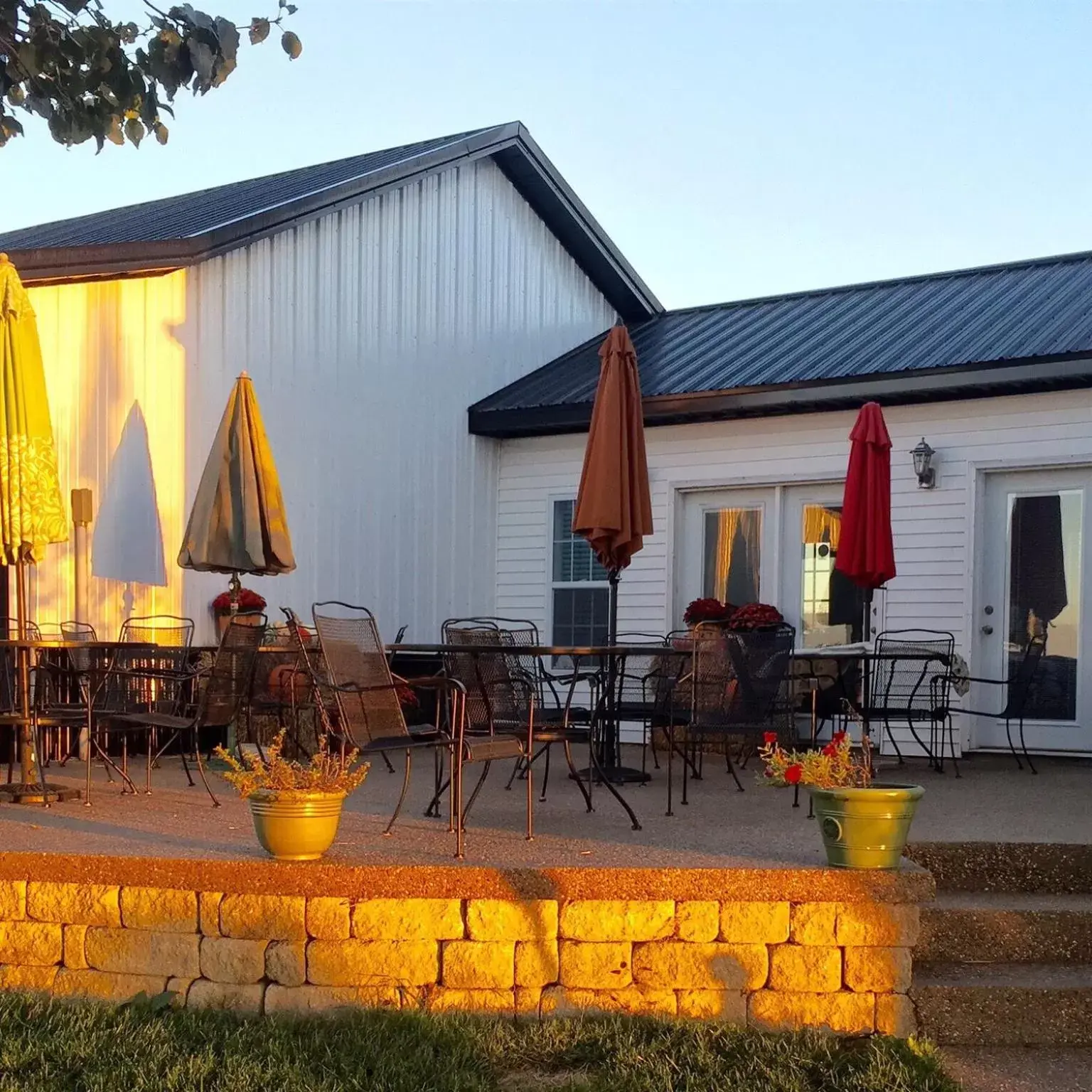 Seating area, Patio/Outdoor Area in The Destination B&B llc