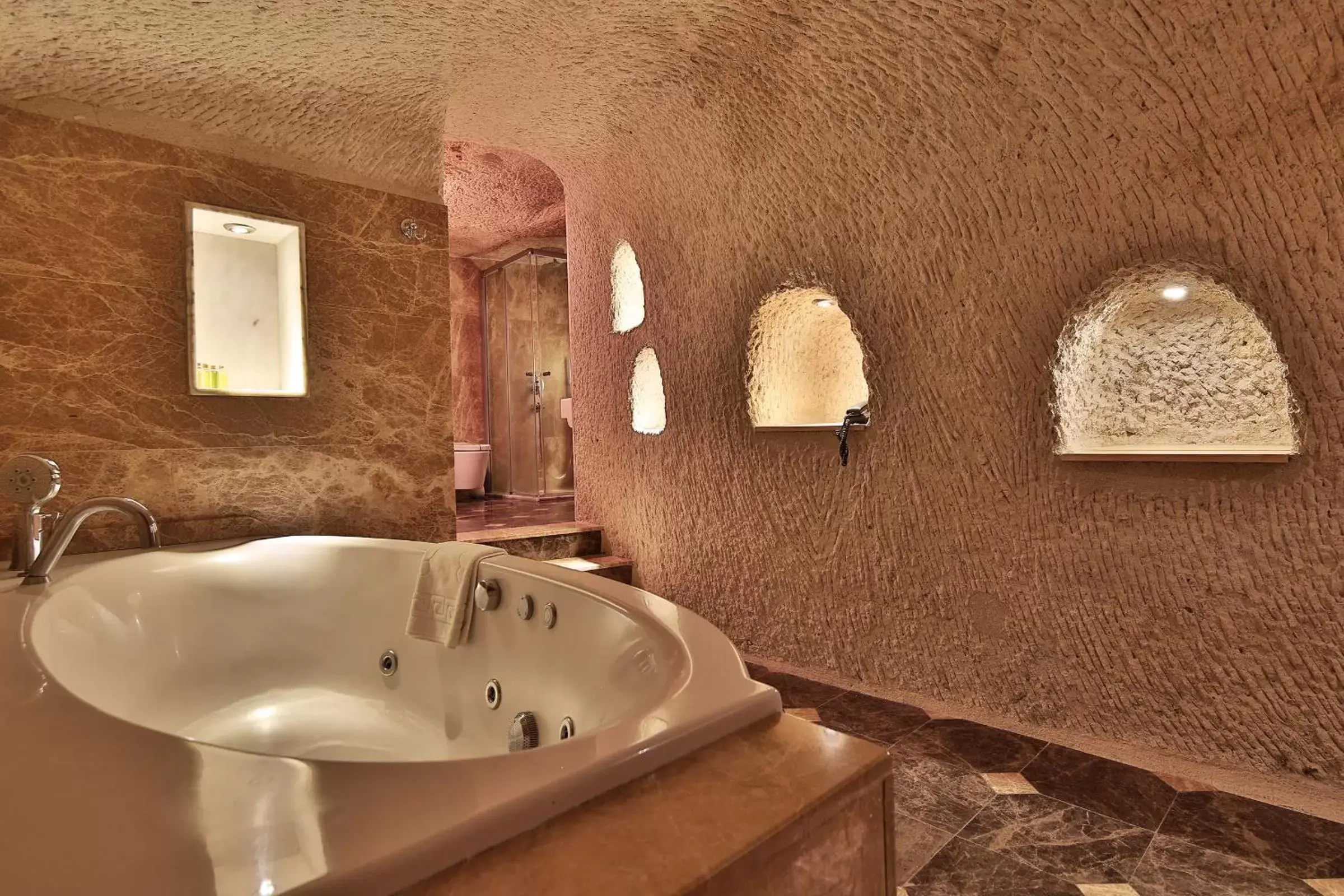 Hot Tub, Bathroom in Cappadocia Cave Suites