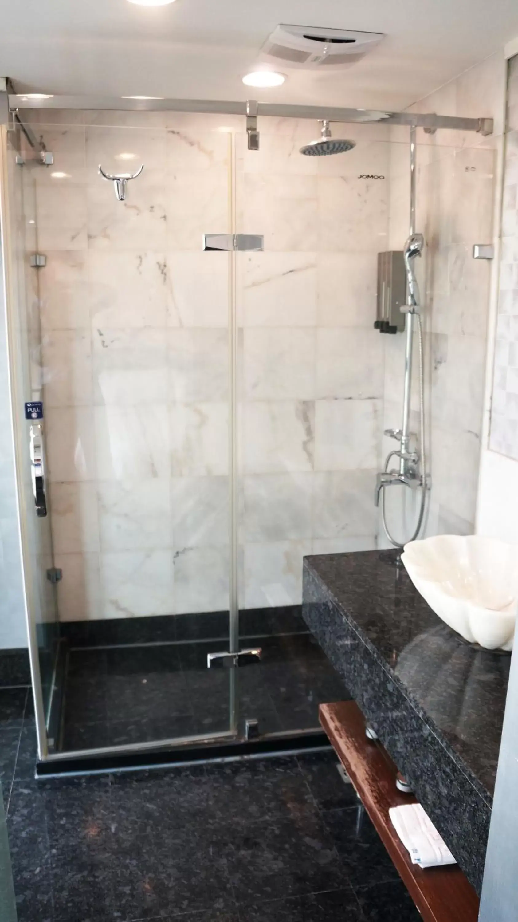 Shower, Bathroom in Ximen Airline Hotel