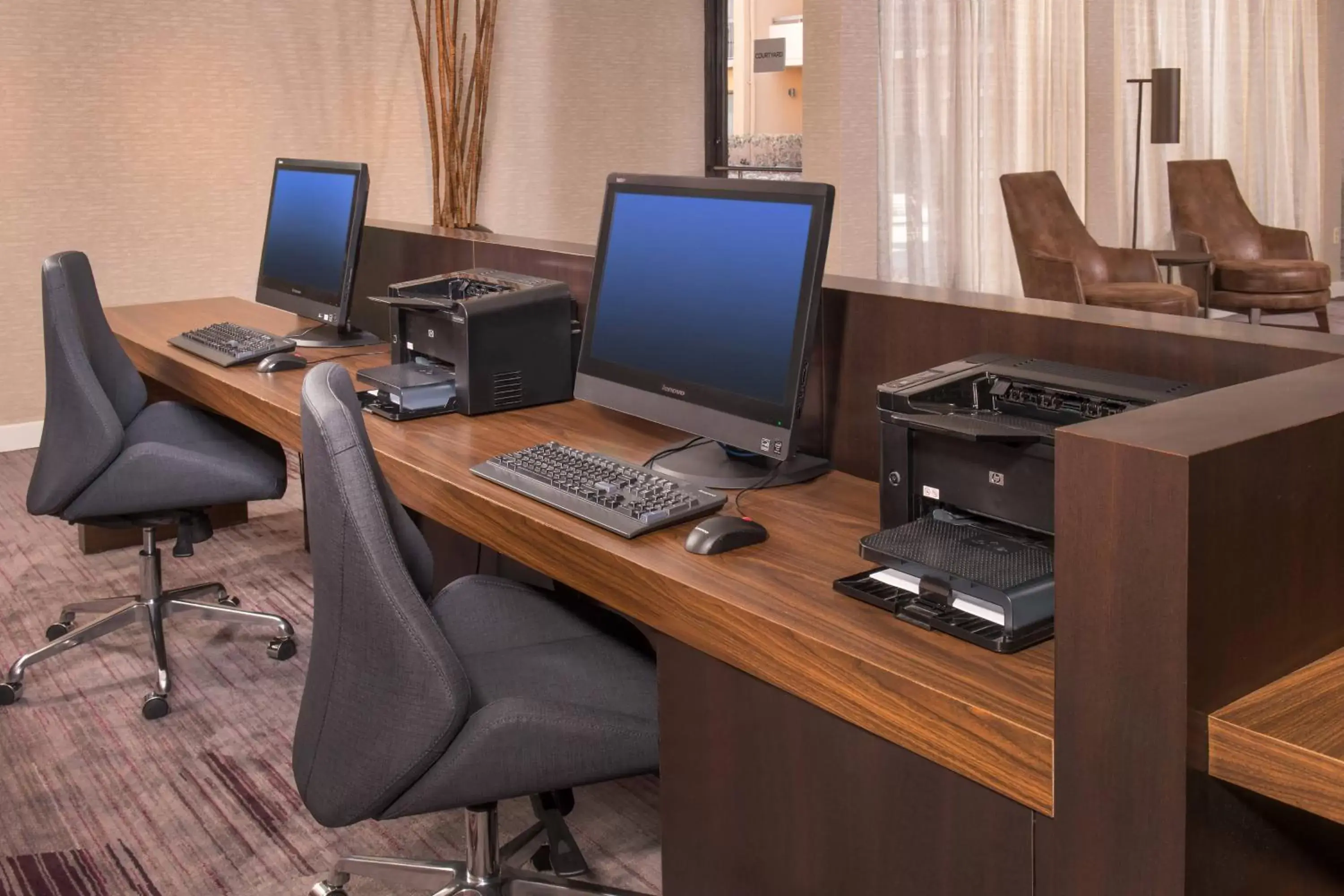 Business facilities, TV/Entertainment Center in Courtyard by Marriott Dulles Airport Chantilly