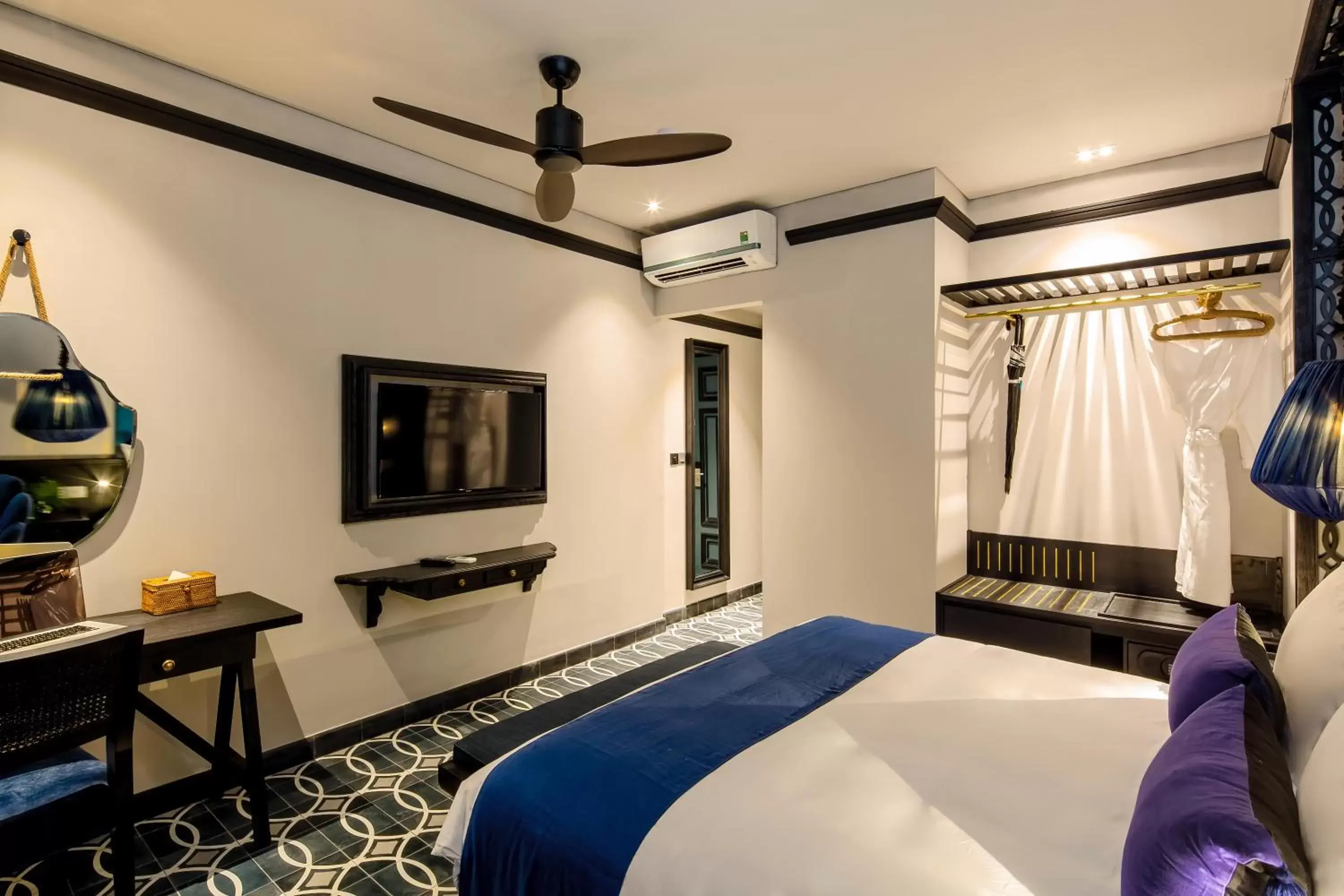 TV and multimedia, Bed in Sol An Bang Beach Resort & Spa TV and multimedia, Bed in Sol An Bang Beach Resort & Spa