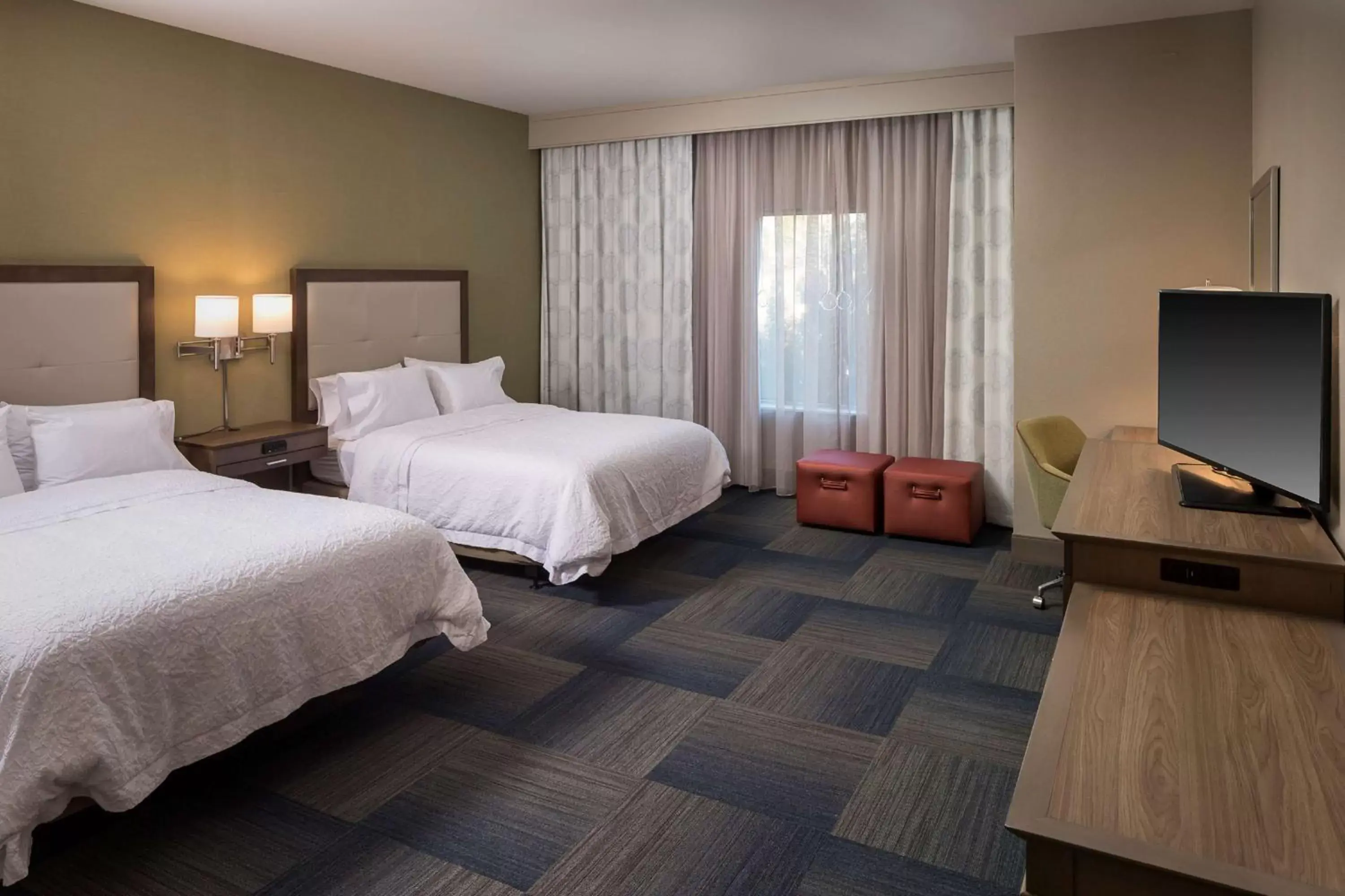 Bedroom, Bed in Hampton Inn & Suites-Asheville Biltmore Village, NC