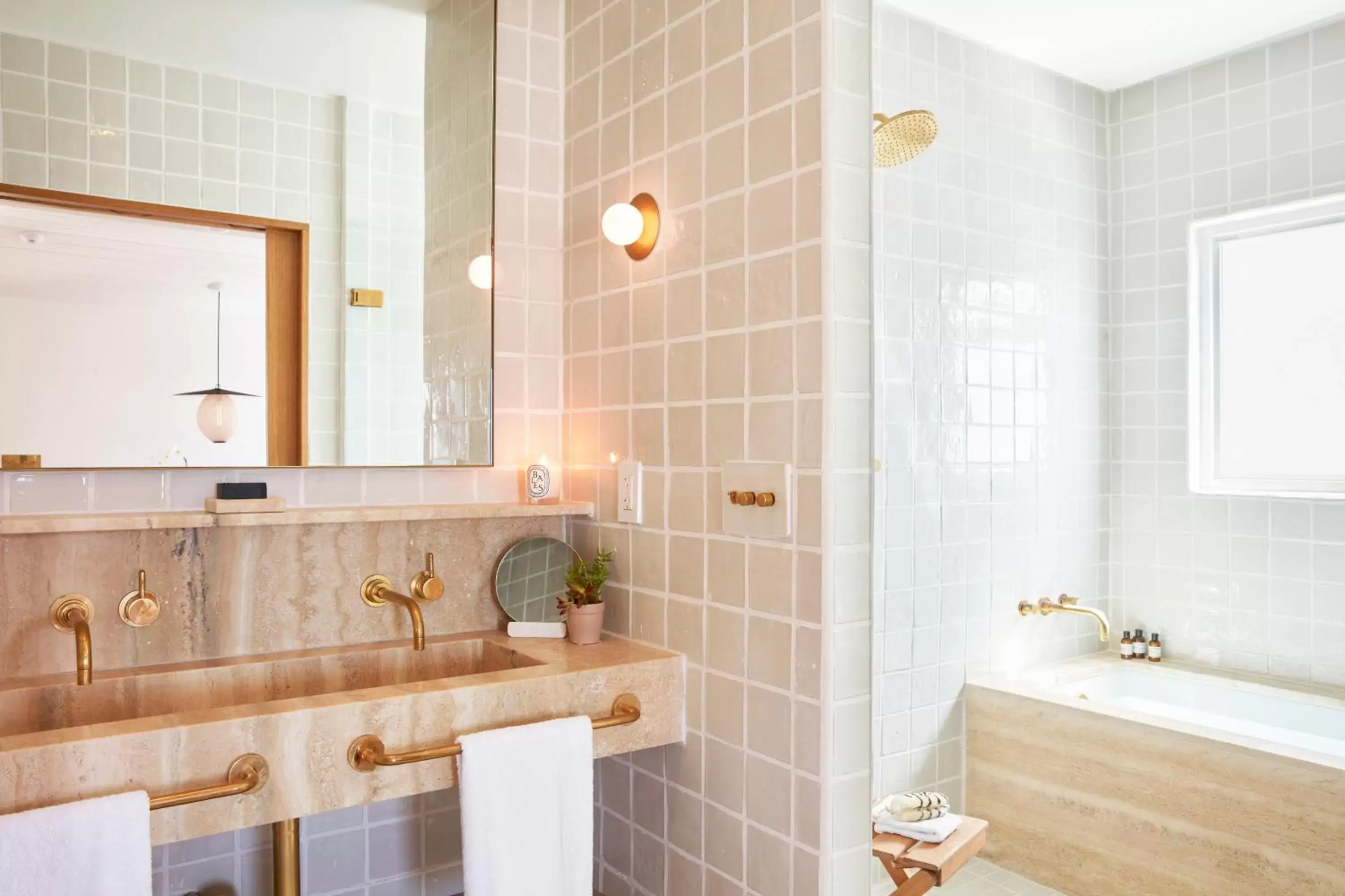 Bathroom in Hotel Joaquin