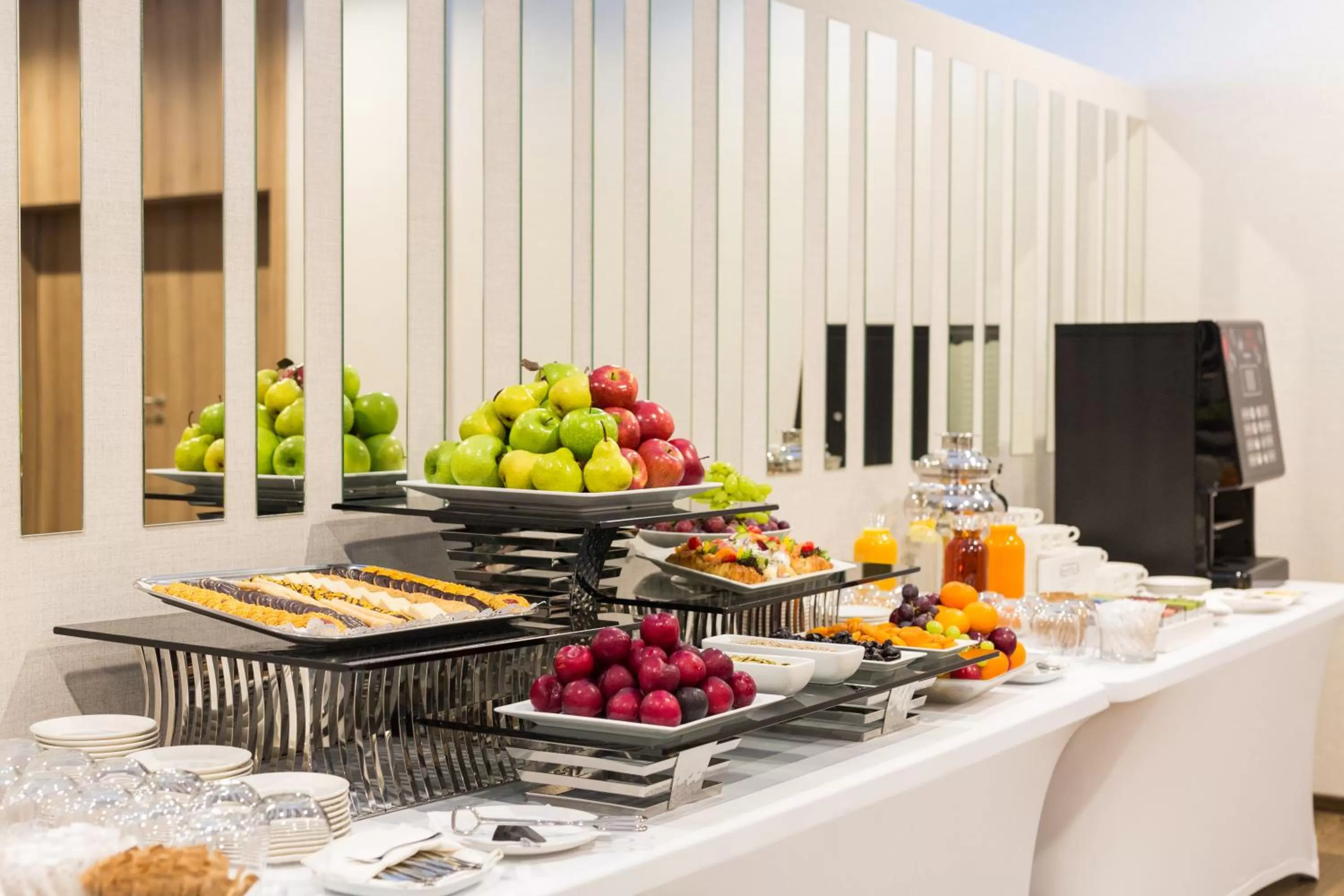 Buffet breakfast in Z-Hotel Business & Spa