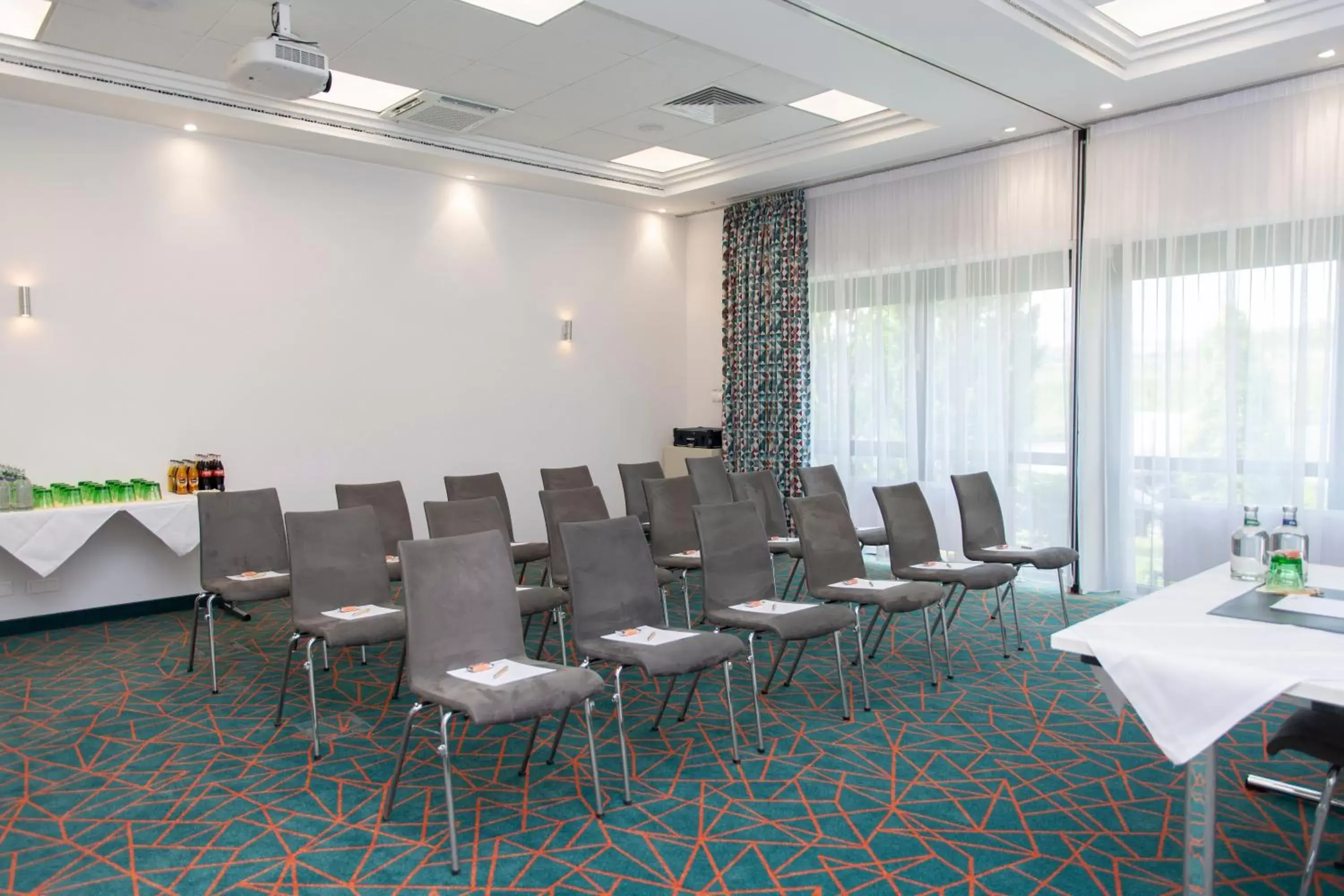 Meeting/conference room in Trans World Hotel Donauwelle