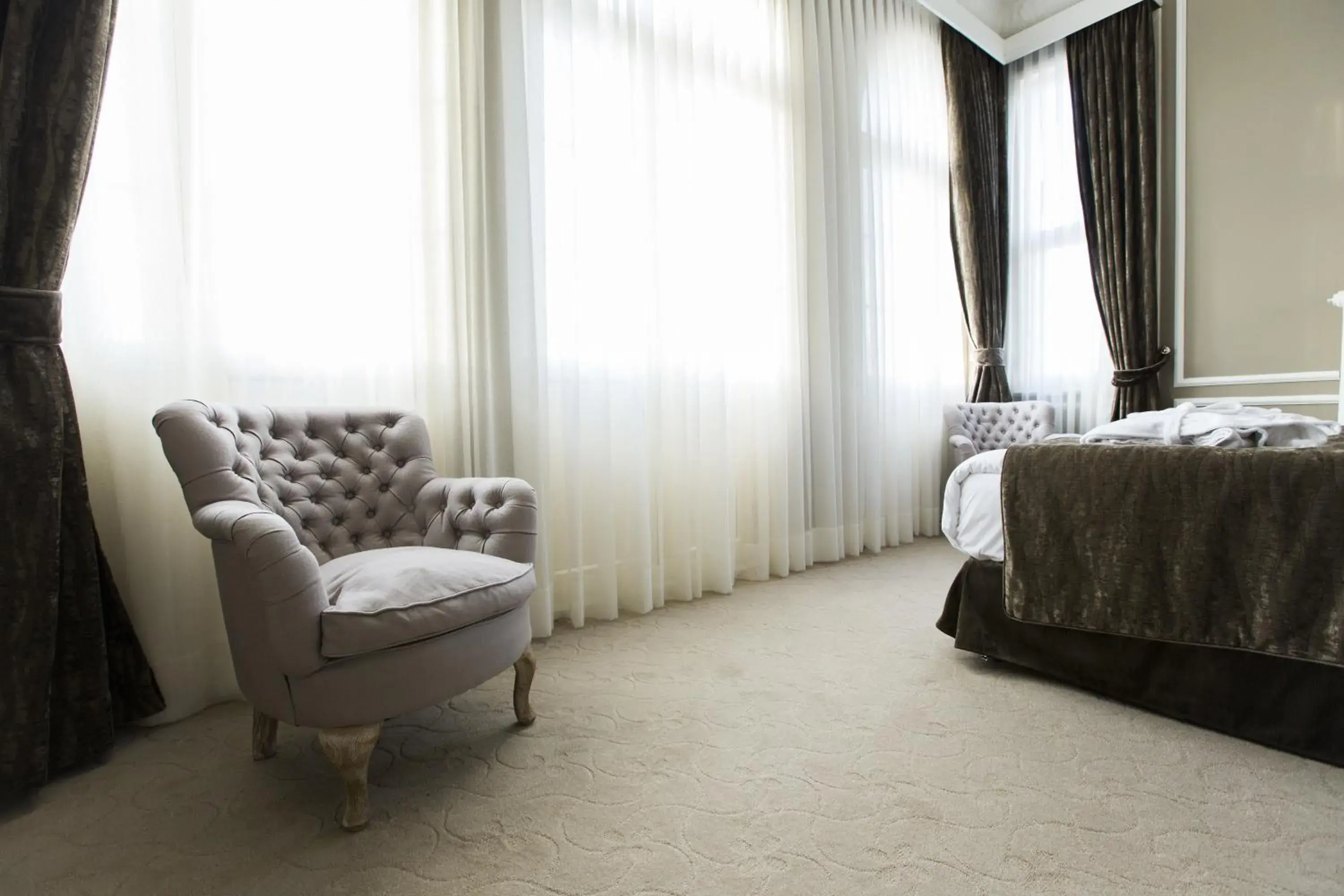 Bed, Seating Area in Triada Hotel Taksim