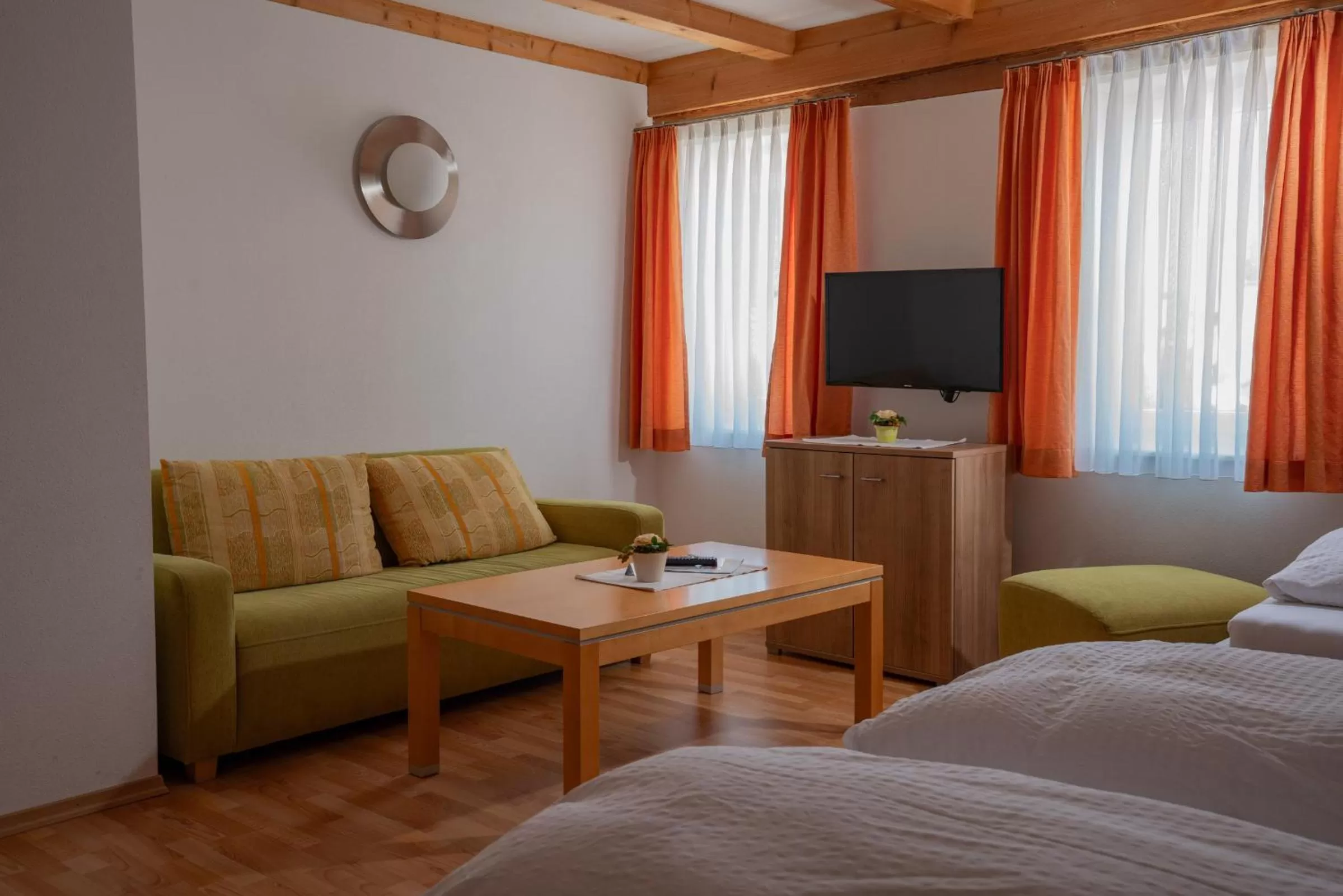 Photo of the whole room, Bed in Gasthof Hosbein