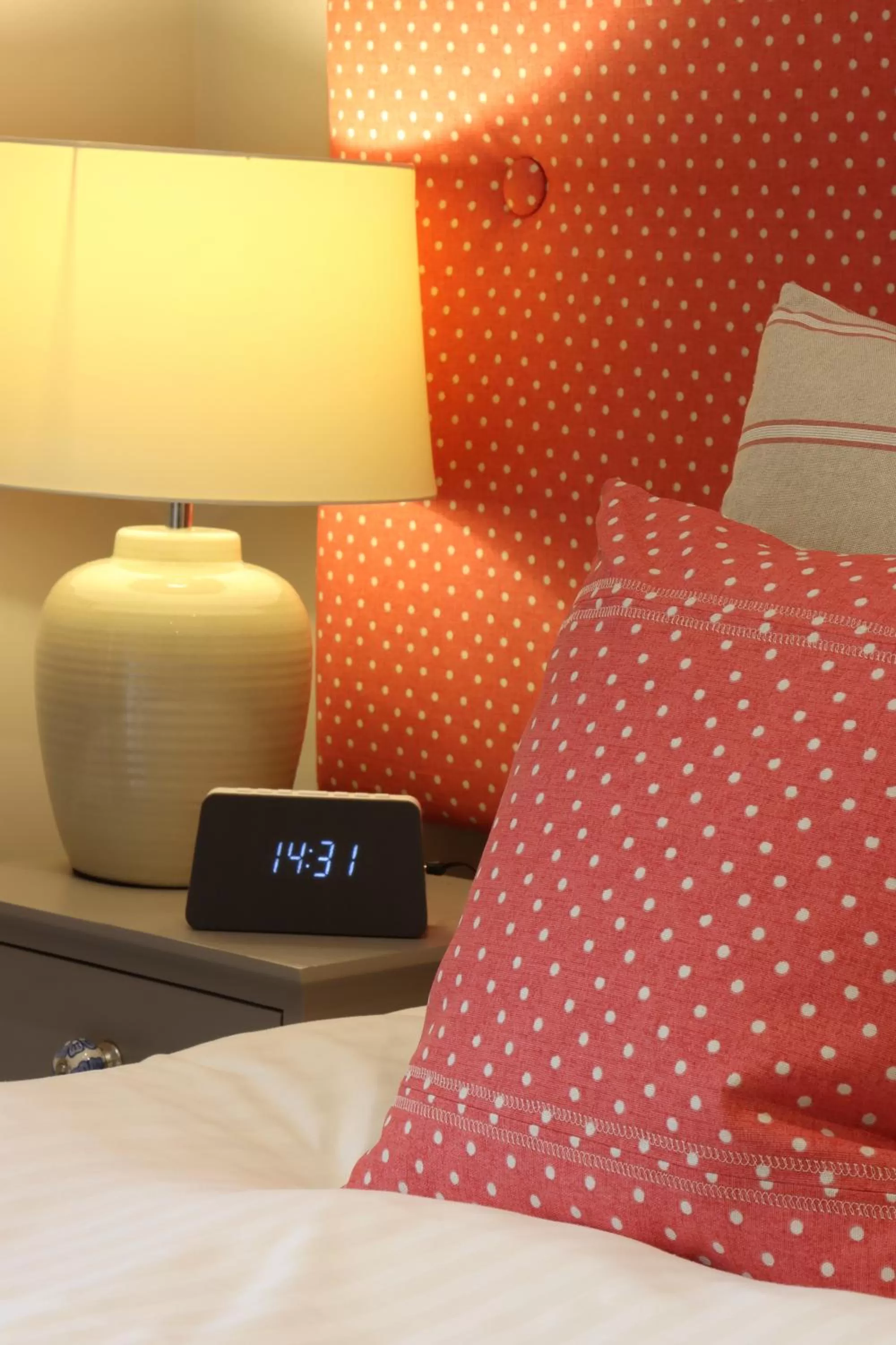 Bed in The New Inn Halse