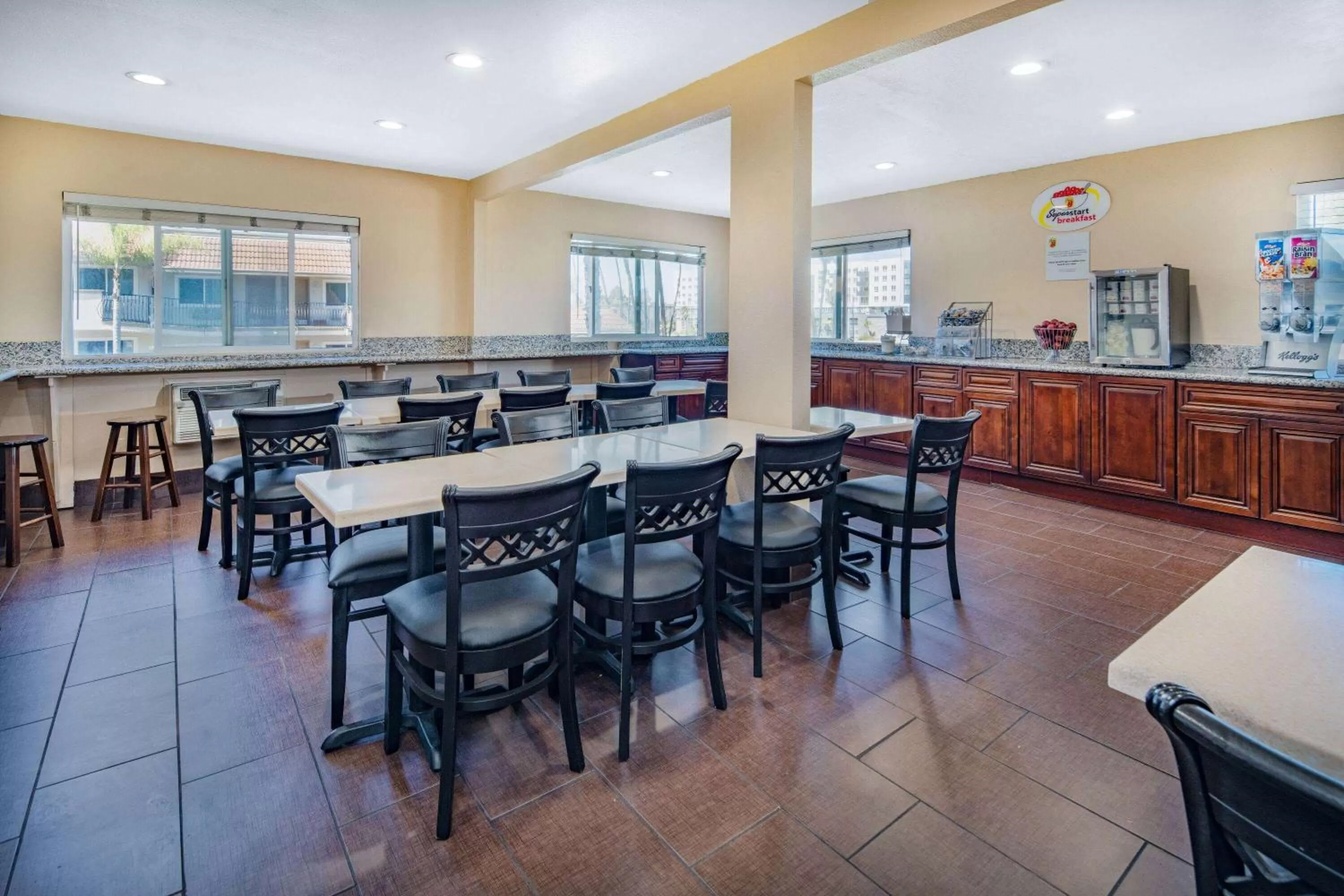 Breakfast in Super 8 by Wyndham San Diego Hotel Circle