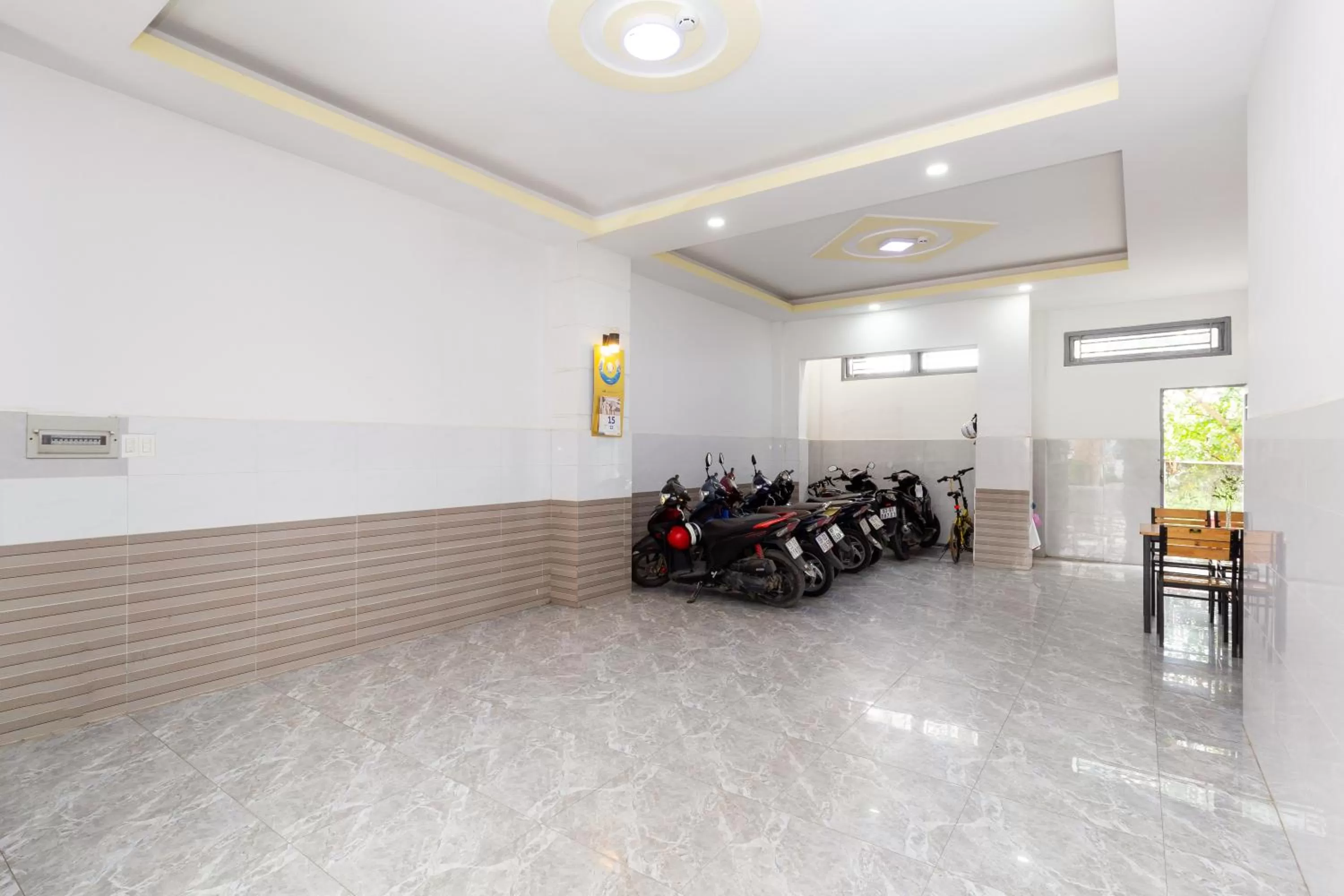 Parking in Luxury Vườn Lài Hotel