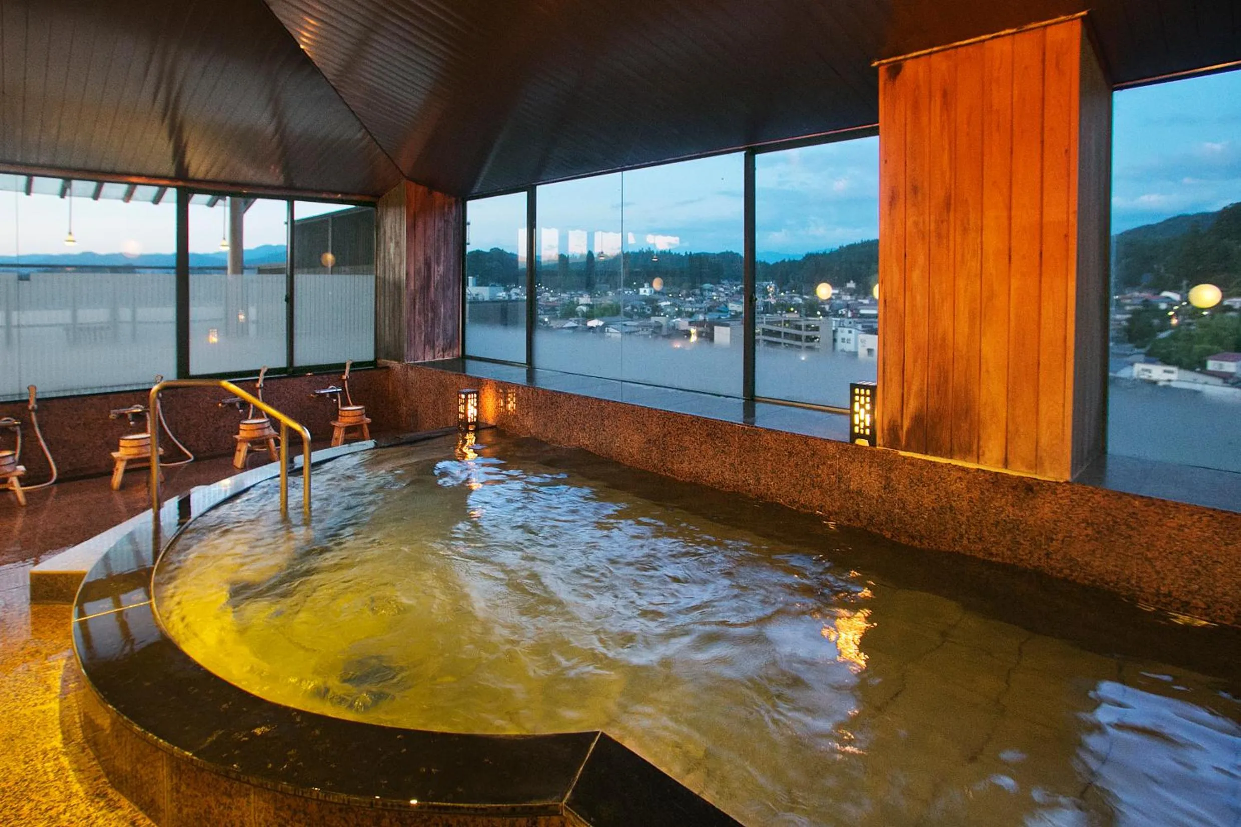 Hot Spring Bath in Honjin Hiranoya Annex