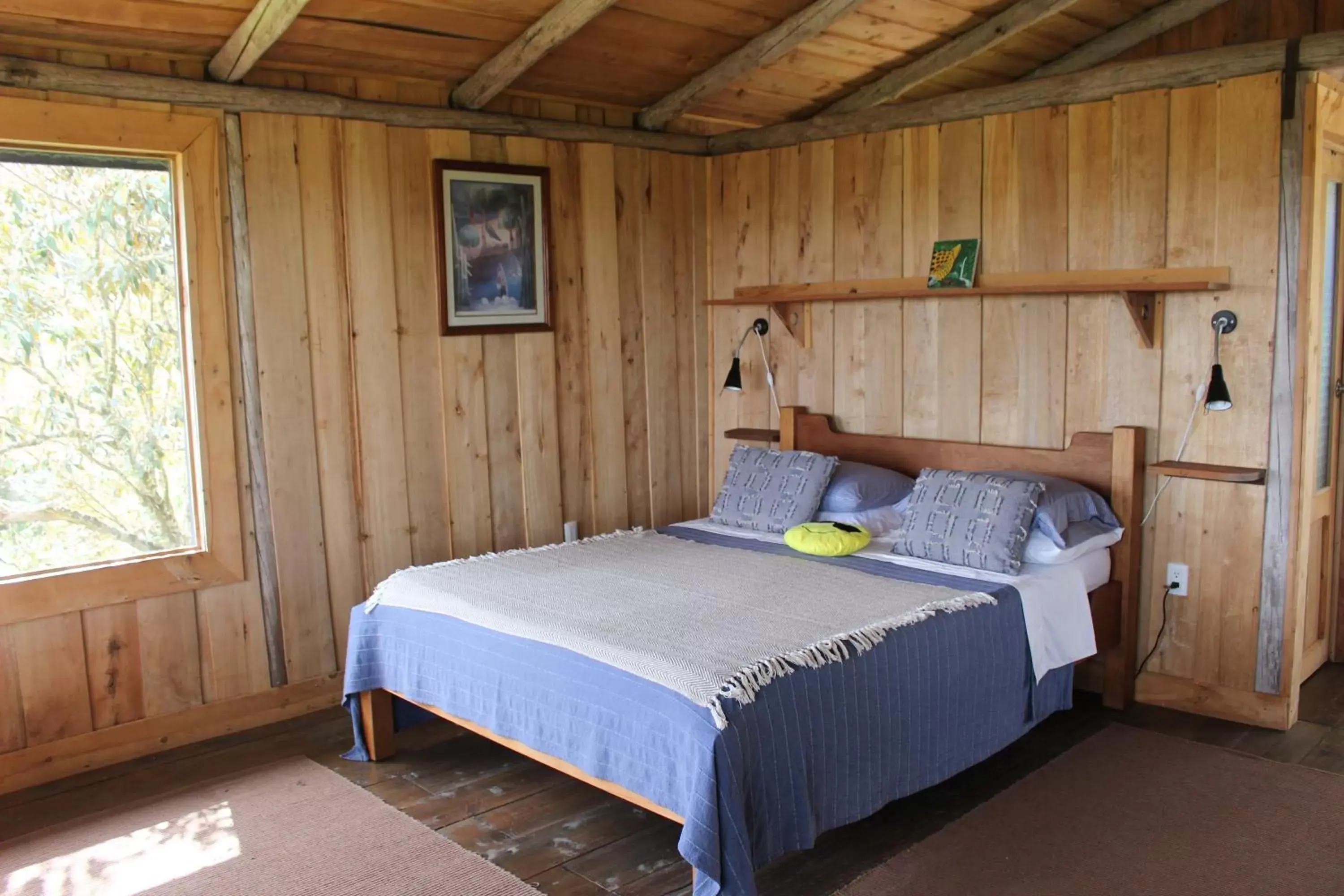 Bedroom, Bed in The Lodge at Reventazon River Mountain Ranch