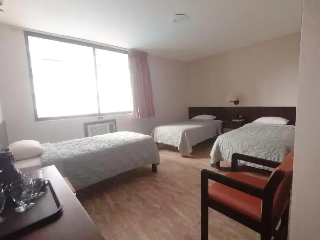 Photo of the whole room, Bed in Eurohotel