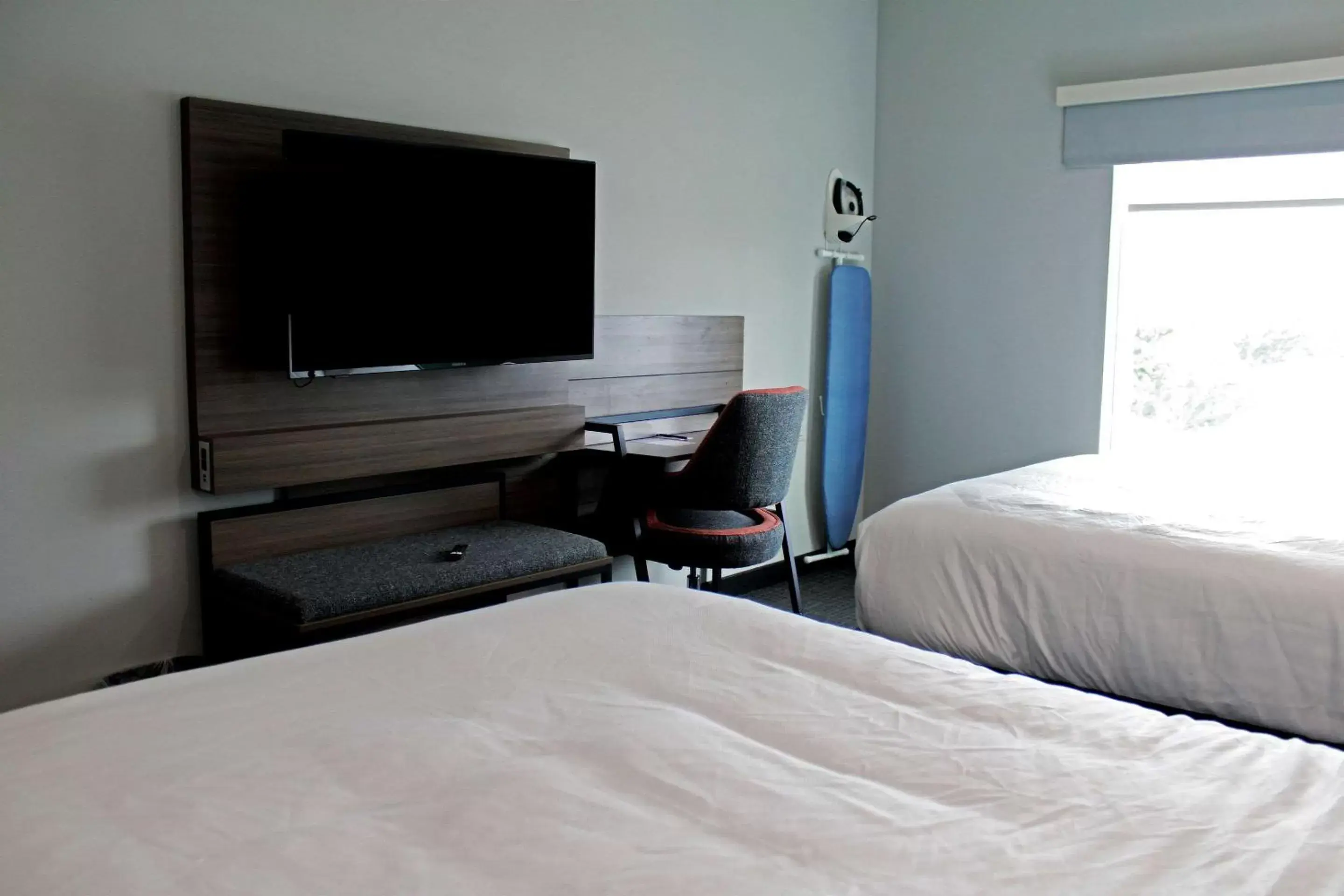 Photo of the whole room, Bed in Comfort Inn Miramar Beach - Destin