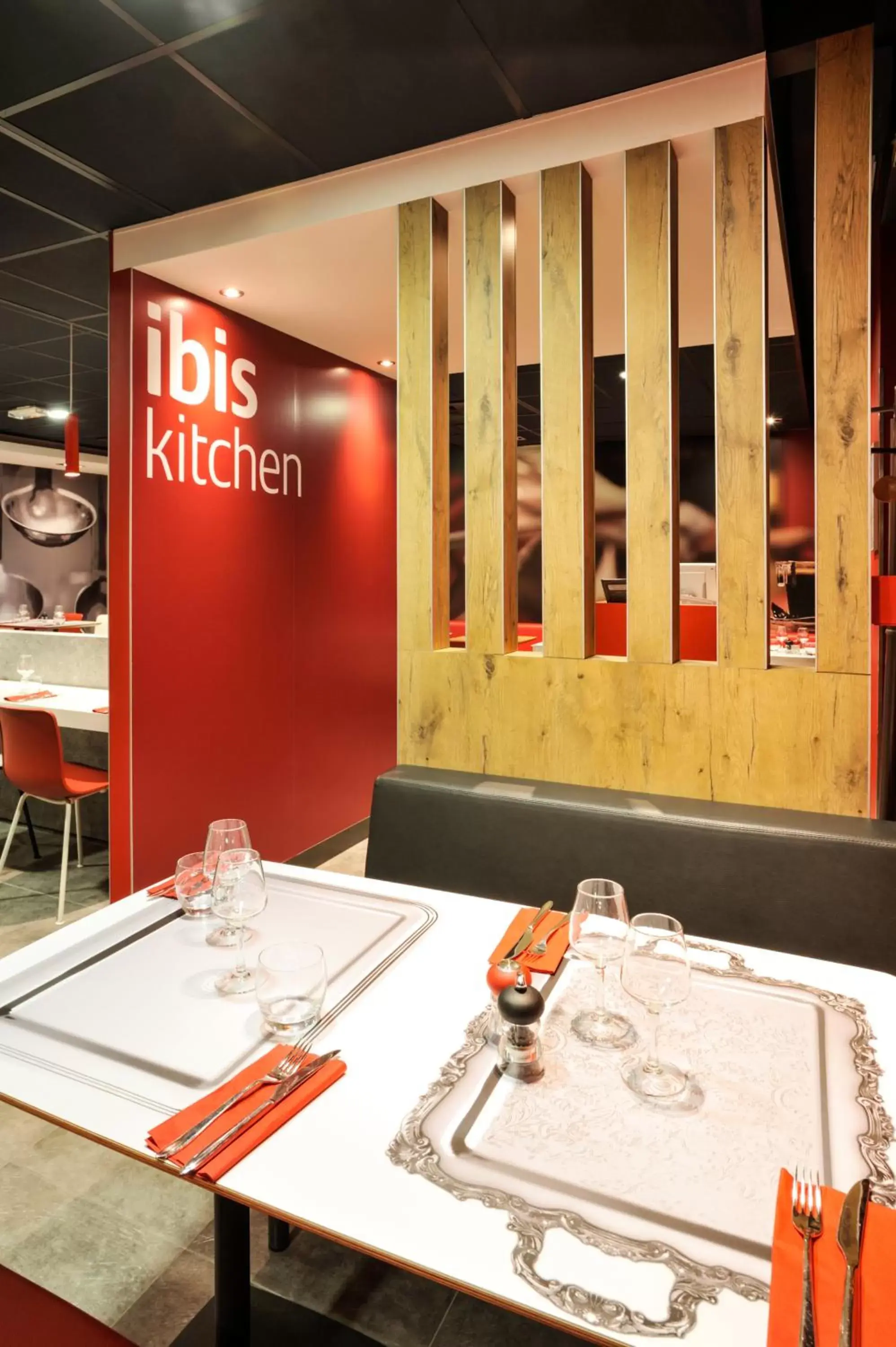 Restaurant/places to eat in ibis Lille Centre Gares