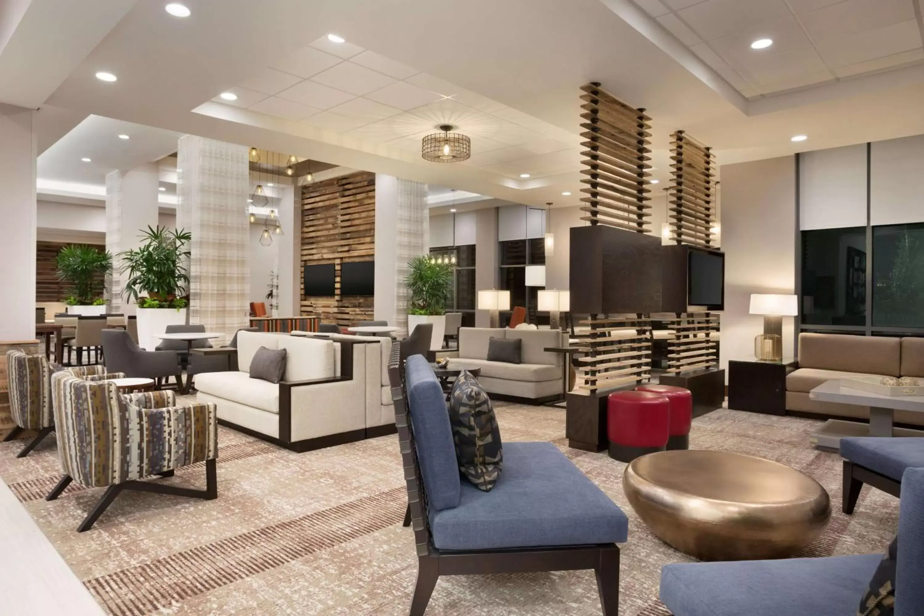 Lobby or reception, Lounge/Bar in Hilton Garden Inn Downtown Birmingham