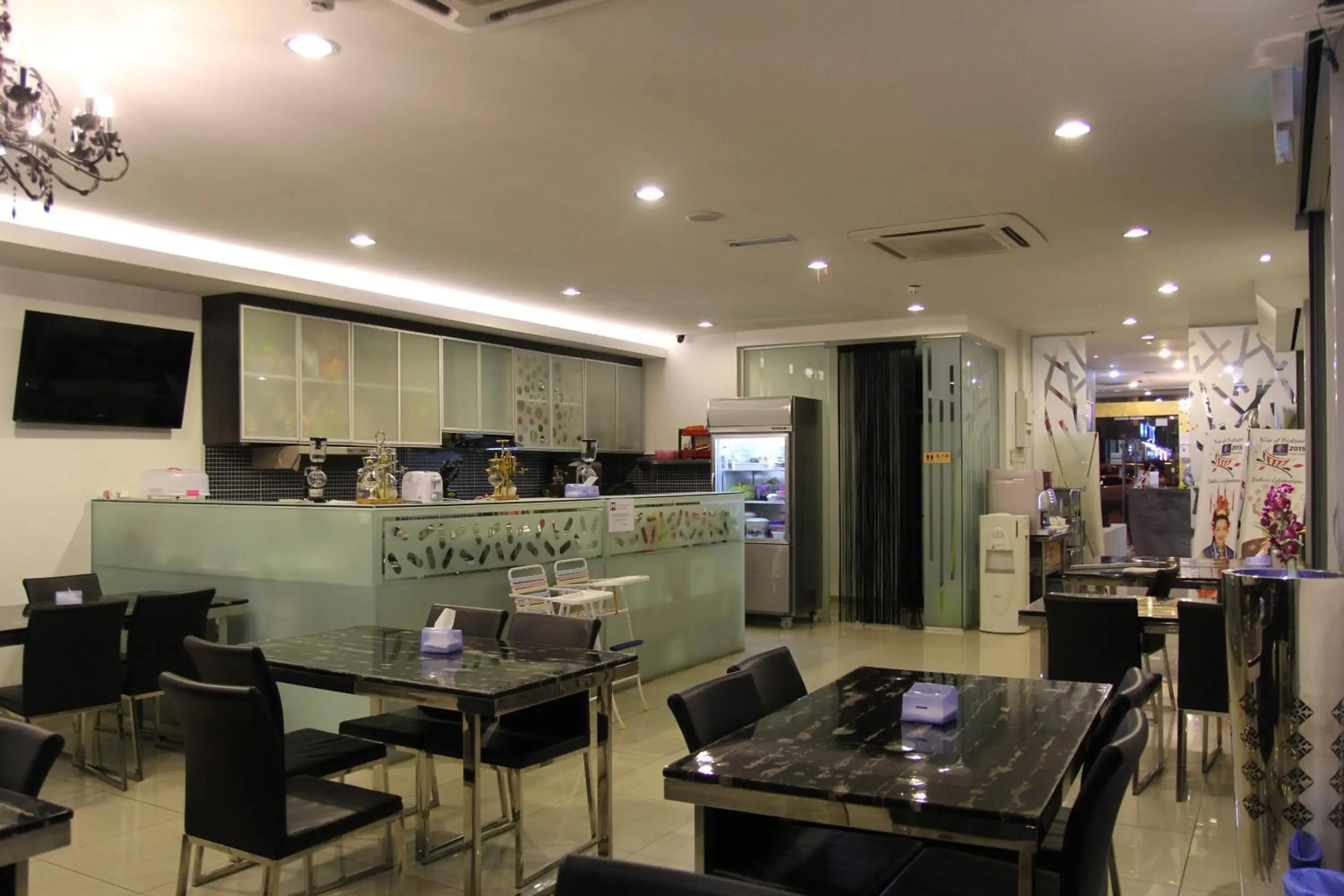 Restaurant/places to eat in M Design Hotel @ Seri Kembangan Restaurant/places to eat in M Design Hotel @ Seri Kembangan